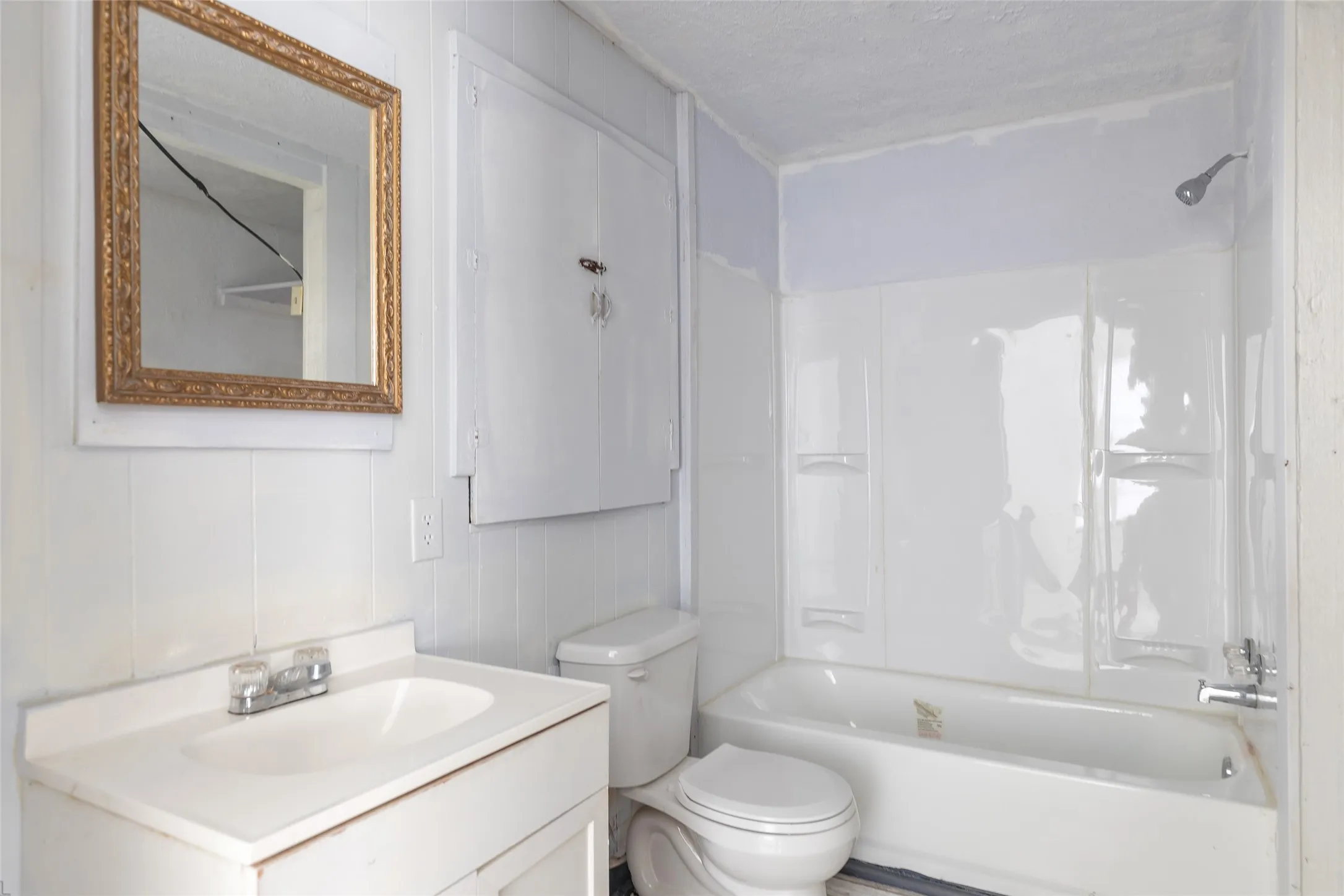 Single Family Residence For Sale in Nolan County , 1902 Bristol Drive, Sweetwater, Texas 79556, 2 Bedrooms, 1 Bathroom, Garage spaces, 980 Sqft, built in 1944, Price $93,000, mls#21165735, Real Estate Agent in Sweetwater, Homes For Sale in Nolan county, Homes For Sale in Sweetwater, Realtor in Sweetwater Texas, Real Estate Brokerage Independent Realty Texas, Luminita Cordes Realtor