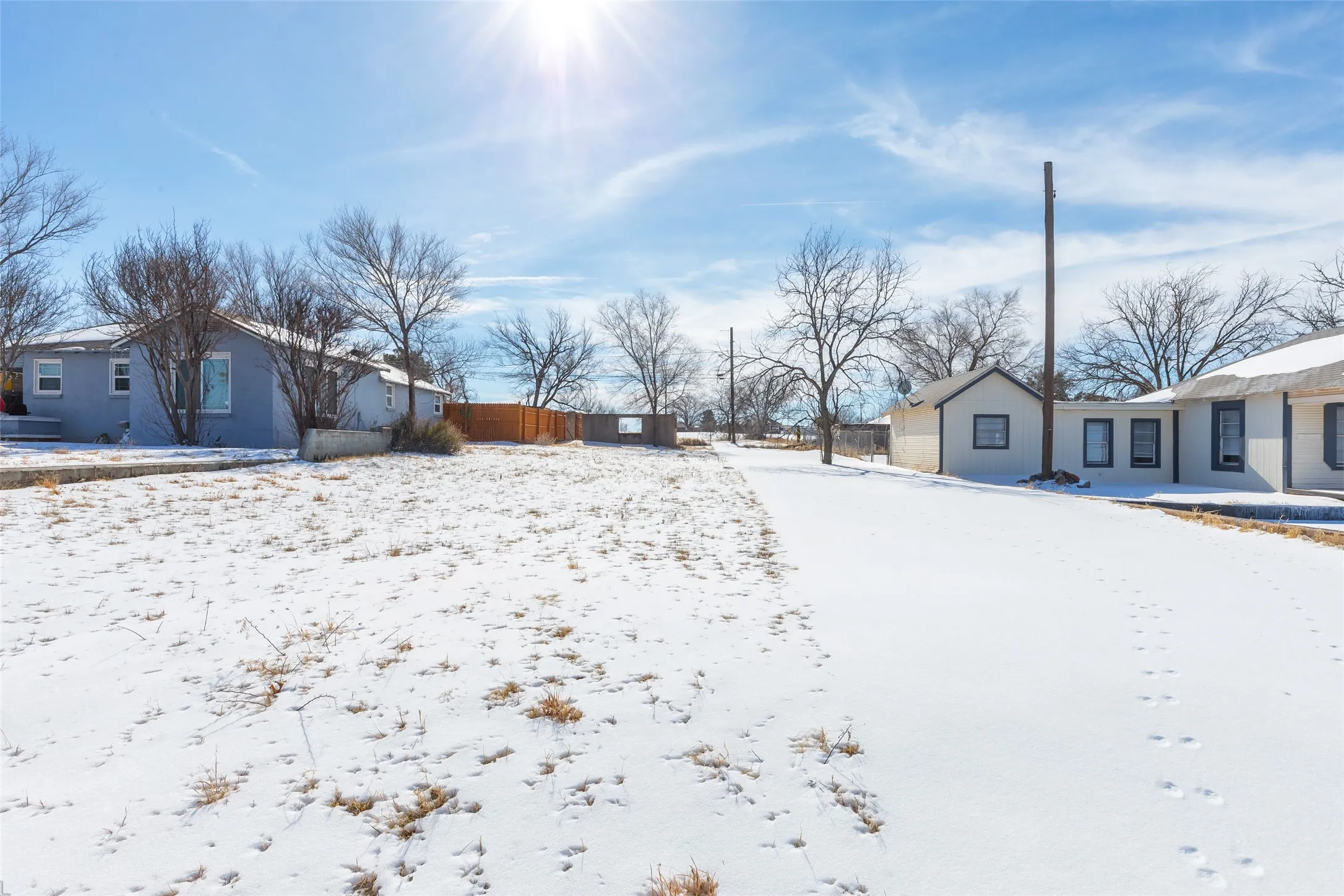Single Family Residence For Sale in Nolan County , 1902 Bristol Drive, Sweetwater, Texas 79556, 2 Bedrooms, 1 Bathroom, Garage spaces, 980 Sqft, built in 1944, Price $93,000, mls#21165735, Real Estate Agent in Sweetwater, Homes For Sale in Nolan county, Homes For Sale in Sweetwater, Realtor in Sweetwater Texas, Real Estate Brokerage Independent Realty Texas, Luminita Cordes Realtor