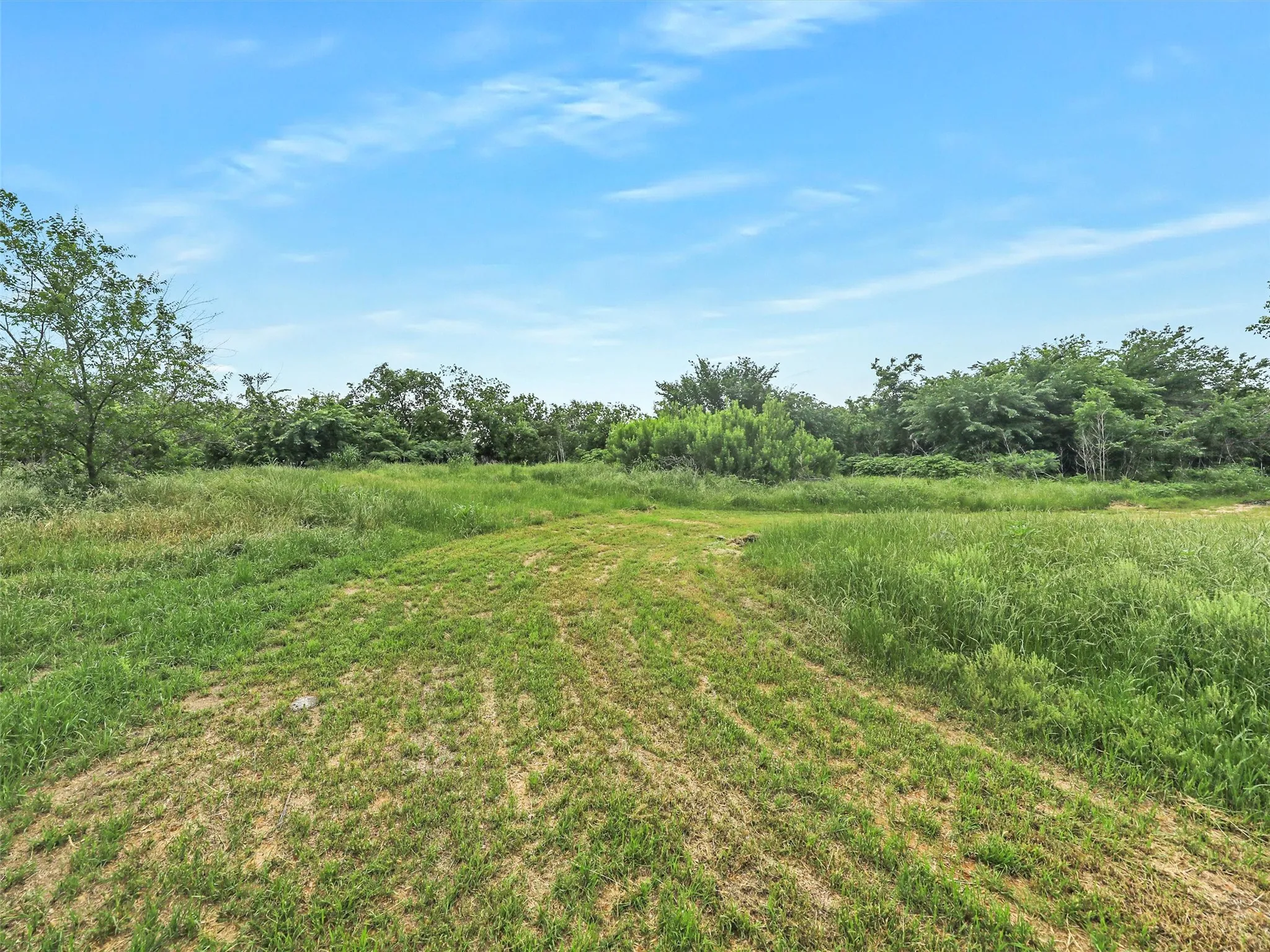 Single Family Residence For Sale in Tarrant County , 2499 Union Church Road, Southlake, Texas 76092, 3 Bedrooms, 1 Bathroom, Garage spaces, 1,056 Sqft, built in 1960, Price $5,600,000, mls#21168705, Real Estate Agent in Southlake, Homes For Sale in Tarrant county, Homes For Sale in Southlake, Realtor in Southlake Texas, Real Estate Brokerage Independent Realty Texas, Luminita Cordes Realtor