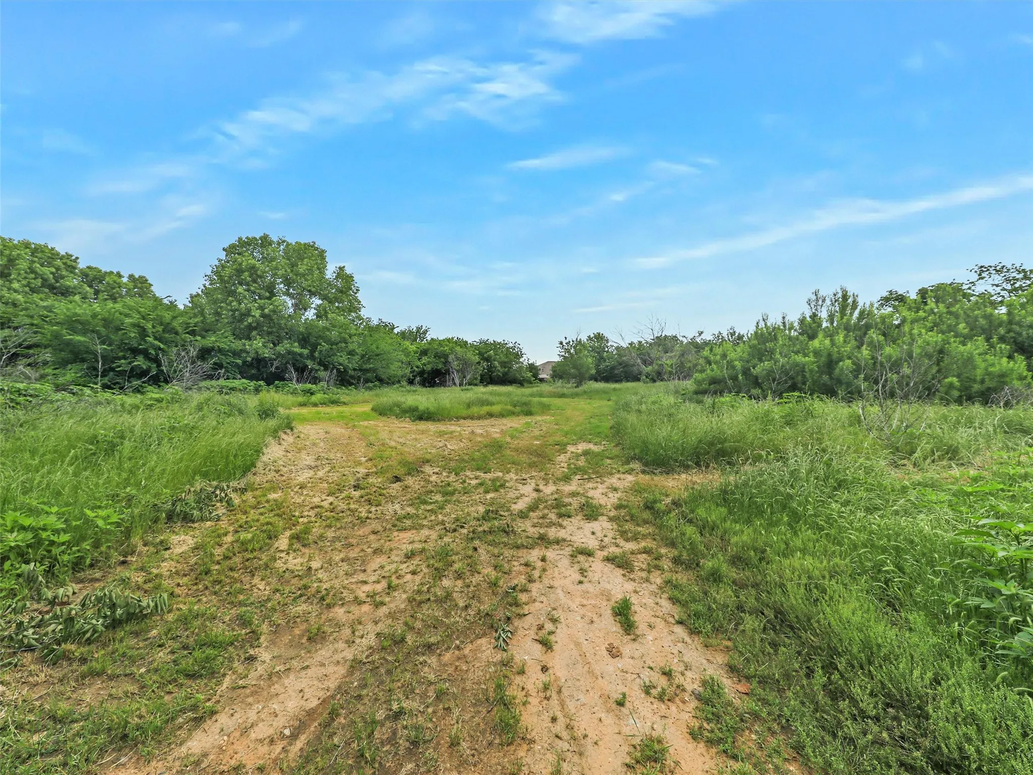 Single Family Residence For Sale in Tarrant County , 2499 Union Church Road, Southlake, Texas 76092, 3 Bedrooms, 1 Bathroom, Garage spaces, 1,056 Sqft, built in 1960, Price $5,600,000, mls#21168705, Real Estate Agent in Southlake, Homes For Sale in Tarrant county, Homes For Sale in Southlake, Realtor in Southlake Texas, Real Estate Brokerage Independent Realty Texas, Luminita Cordes Realtor