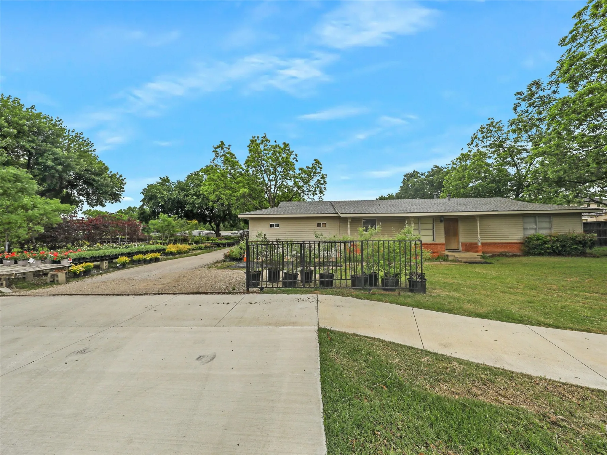 Single Family Residence For Sale in Tarrant County , 2499 Union Church Road, Southlake, Texas 76092, 3 Bedrooms, 1 Bathroom, Garage spaces, 1,056 Sqft, built in 1960, Price $5,600,000, mls#21168705, Real Estate Agent in Southlake, Homes For Sale in Tarrant county, Homes For Sale in Southlake, Realtor in Southlake Texas, Real Estate Brokerage Independent Realty Texas, Luminita Cordes Realtor