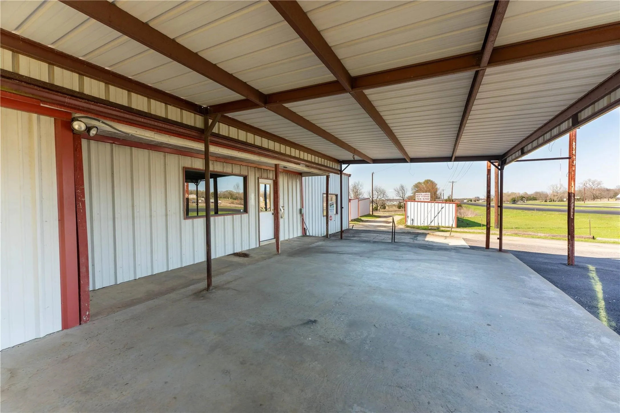Retail For Sale in Lamar County , 4037 N main Street, Paris, Texas 75460, 0, 0, Garage spaces, 0 Sqft, built in 1993, Preowned, mls#21168874, Real Estate Agent in Paris, Homes For Sale in Lamar county, Homes For Sale in Paris, Realtor in Paris Texas, Real Estate Brokerage Independent Realty Texas, Luminita Cordes Realtor