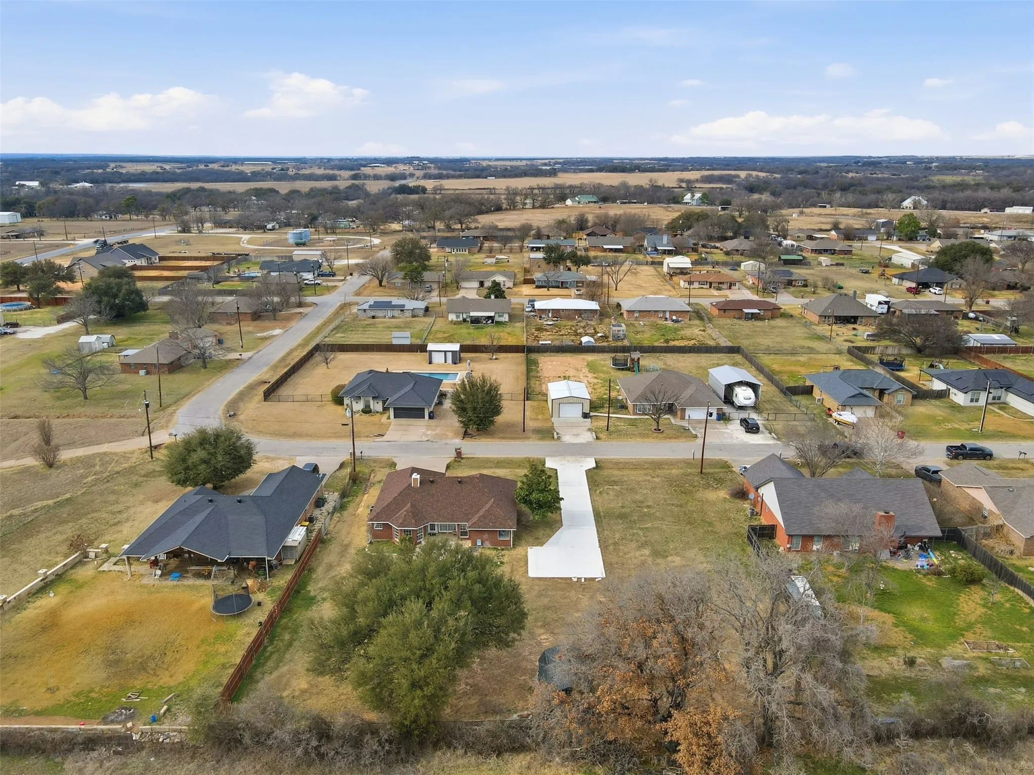 Single Family Residence For Sale in Hood County , 3917 Country Meadows Circle, Granbury, Texas 76049, 4 Bedroom, 2 Bathroom, Garage spaces, 2,100 Sqft, built in 1991, Price $349,999, mls#21168889, Real Estate Agent in Granbury, Homes For Sale in Hood county, Homes For Sale in Granbury, Realtor in Granbury Texas, Real Estate Brokerage Independent Realty Texas, Luminita Cordes Realtor