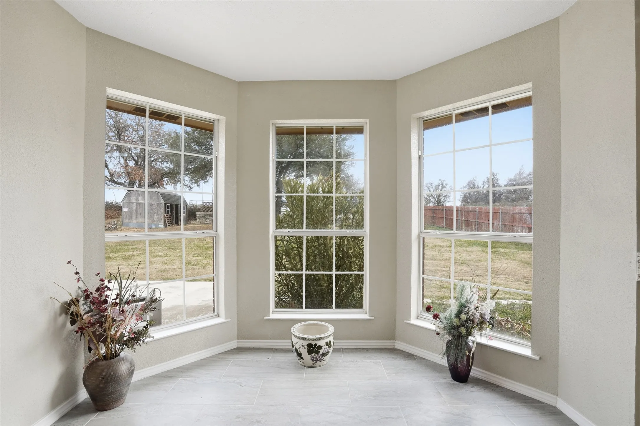 Single Family Residence For Sale in Hood County , 3917 Country Meadows Circle, Granbury, Texas 76049, 4 Bedroom, 2 Bathroom, Garage spaces, 2,100 Sqft, built in 1991, Price $349,999, mls#21168889, Real Estate Agent in Granbury, Homes For Sale in Hood county, Homes For Sale in Granbury, Realtor in Granbury Texas, Real Estate Brokerage Independent Realty Texas, Luminita Cordes Realtor