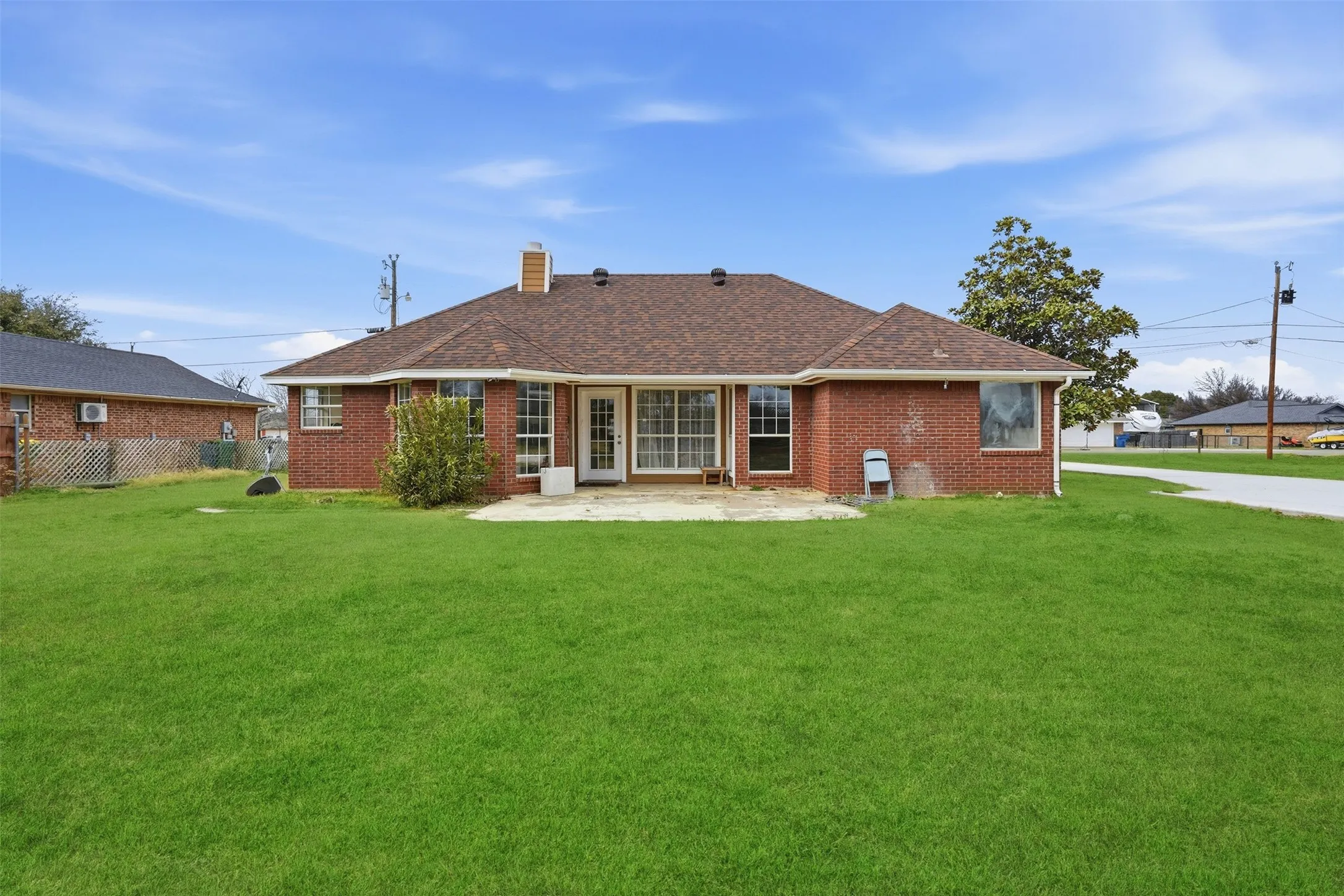 Single Family Residence For Sale in Hood County , 3917 Country Meadows Circle, Granbury, Texas 76049, 4 Bedroom, 2 Bathroom, Garage spaces, 2,100 Sqft, built in 1991, Price $349,999, mls#21168889, Real Estate Agent in Granbury, Homes For Sale in Hood county, Homes For Sale in Granbury, Realtor in Granbury Texas, Real Estate Brokerage Independent Realty Texas, Luminita Cordes Realtor