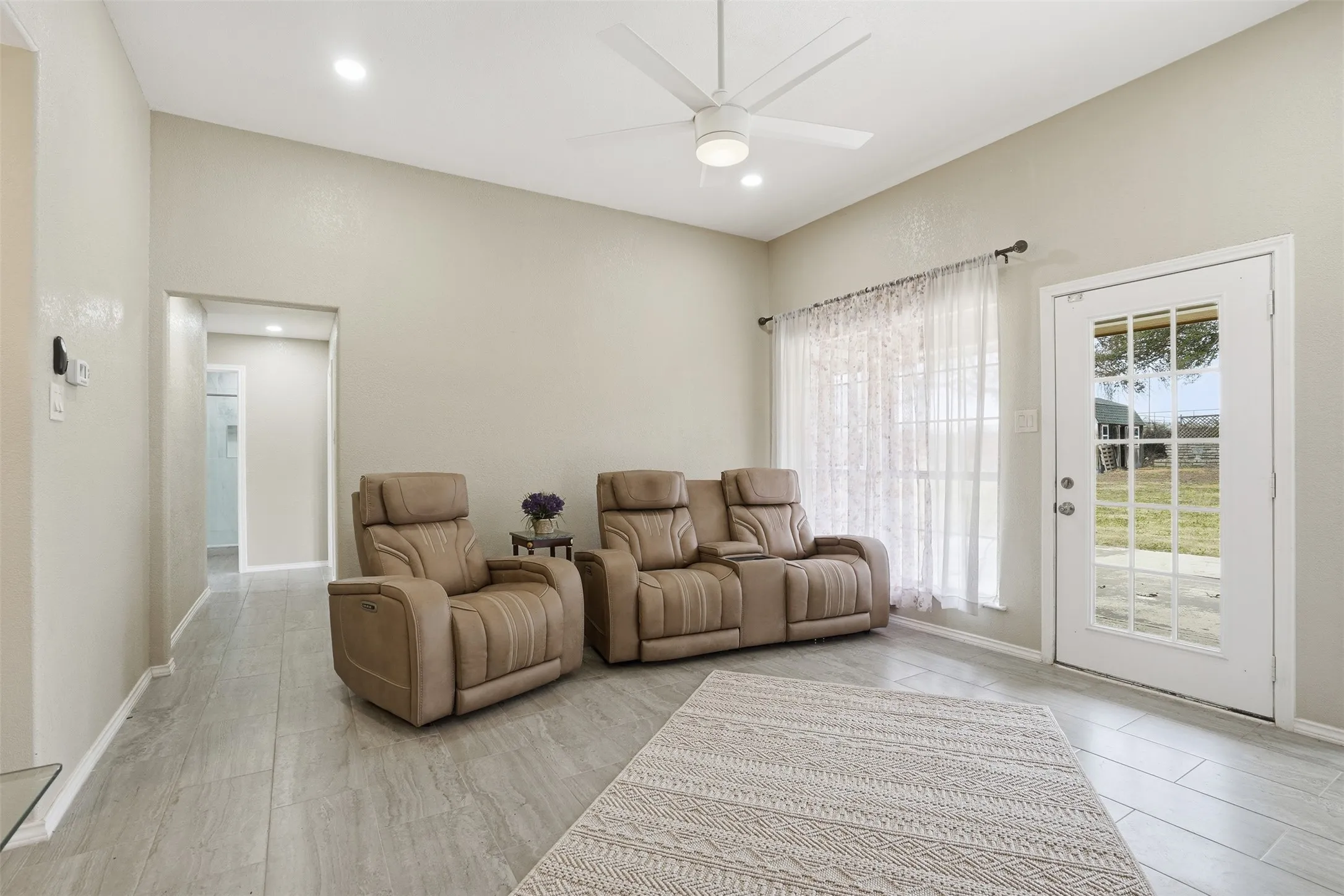 Single Family Residence For Sale in Hood County , 3917 Country Meadows Circle, Granbury, Texas 76049, 4 Bedroom, 2 Bathroom, Garage spaces, 2,100 Sqft, built in 1991, Price $349,999, mls#21168889, Real Estate Agent in Granbury, Homes For Sale in Hood county, Homes For Sale in Granbury, Realtor in Granbury Texas, Real Estate Brokerage Independent Realty Texas, Luminita Cordes Realtor