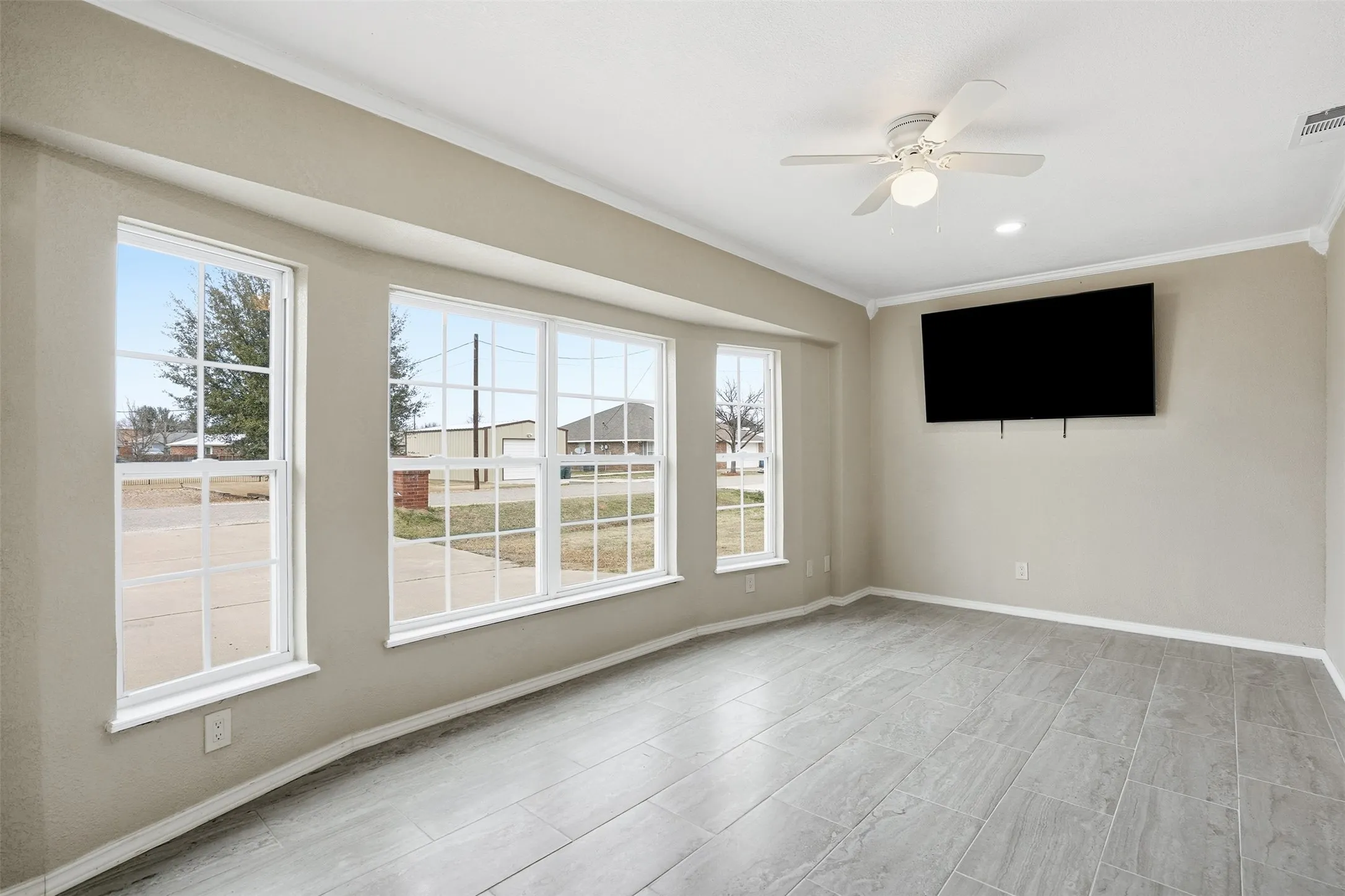 Single Family Residence For Sale in Hood County , 3917 Country Meadows Circle, Granbury, Texas 76049, 4 Bedroom, 2 Bathroom, Garage spaces, 2,100 Sqft, built in 1991, Price $349,999, mls#21168889, Real Estate Agent in Granbury, Homes For Sale in Hood county, Homes For Sale in Granbury, Realtor in Granbury Texas, Real Estate Brokerage Independent Realty Texas, Luminita Cordes Realtor