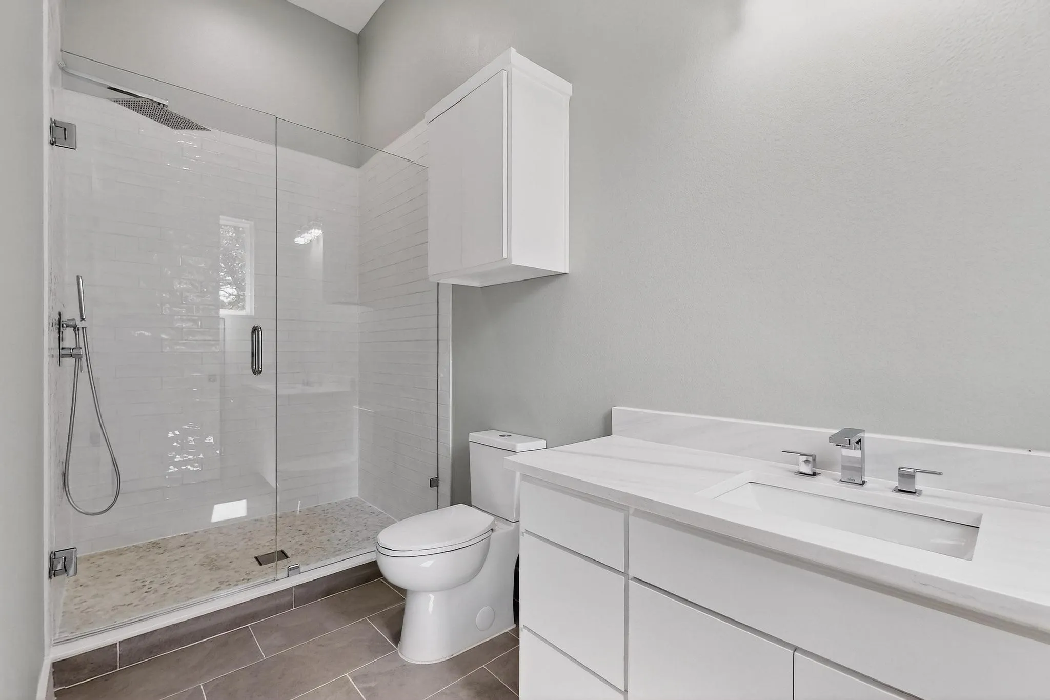 Single Family Residence For Sale in Kaufman County , 8743 Southern Shore Court, Kemp, Texas 75143, 5 Bedroom, 6 Bathroom, 4 Garage spaces, 4,700 Sqft, built in 2024, mls#21169028, Real Estate Agent in Kemp, Homes For Sale in Kaufman county, Homes For Sale in Kemp, Realtor in Kemp Texas, Real Estate Brokerage Independent Realty Texas, Luminita Cordes Realtor