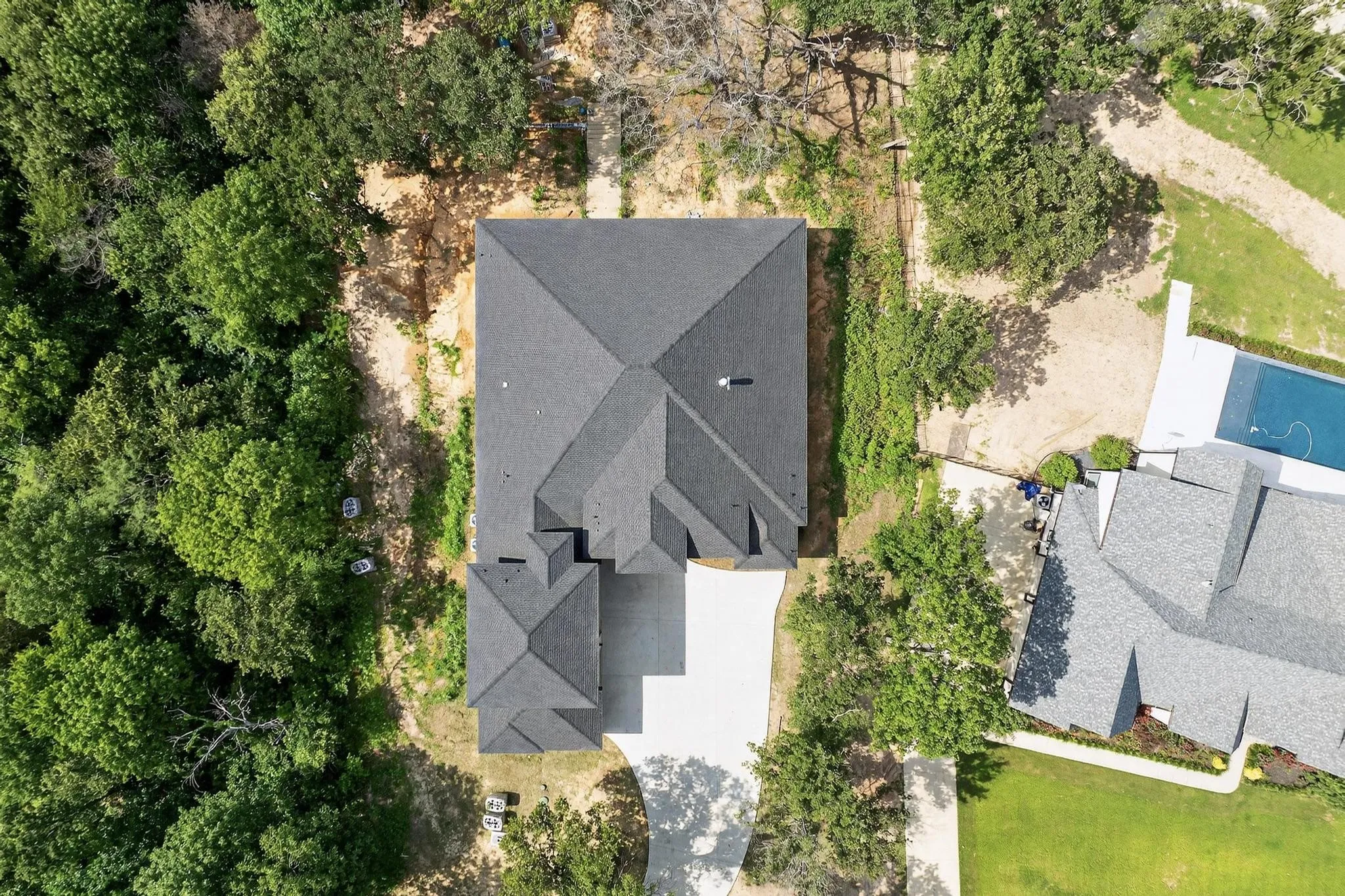 Single Family Residence For Sale in Kaufman County , 8743 Southern Shore Court, Kemp, Texas 75143, 5 Bedroom, 6 Bathroom, 4 Garage spaces, 4,700 Sqft, built in 2024, mls#21169028, Real Estate Agent in Kemp, Homes For Sale in Kaufman county, Homes For Sale in Kemp, Realtor in Kemp Texas, Real Estate Brokerage Independent Realty Texas, Luminita Cordes Realtor