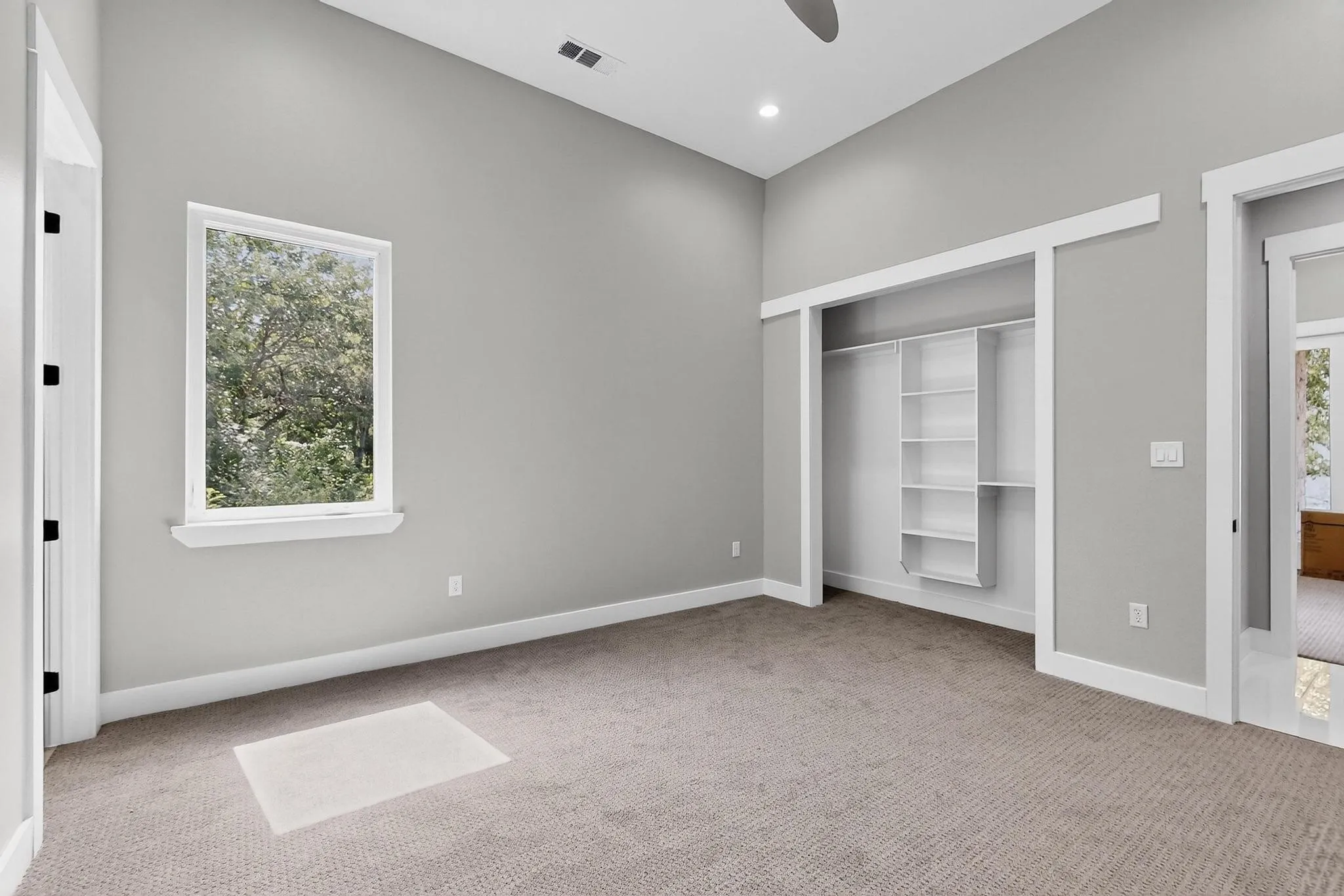Single Family Residence For Sale in Kaufman County , 8743 Southern Shore Court, Kemp, Texas 75143, 5 Bedroom, 6 Bathroom, 4 Garage spaces, 4,700 Sqft, built in 2024, mls#21169028, Real Estate Agent in Kemp, Homes For Sale in Kaufman county, Homes For Sale in Kemp, Realtor in Kemp Texas, Real Estate Brokerage Independent Realty Texas, Luminita Cordes Realtor