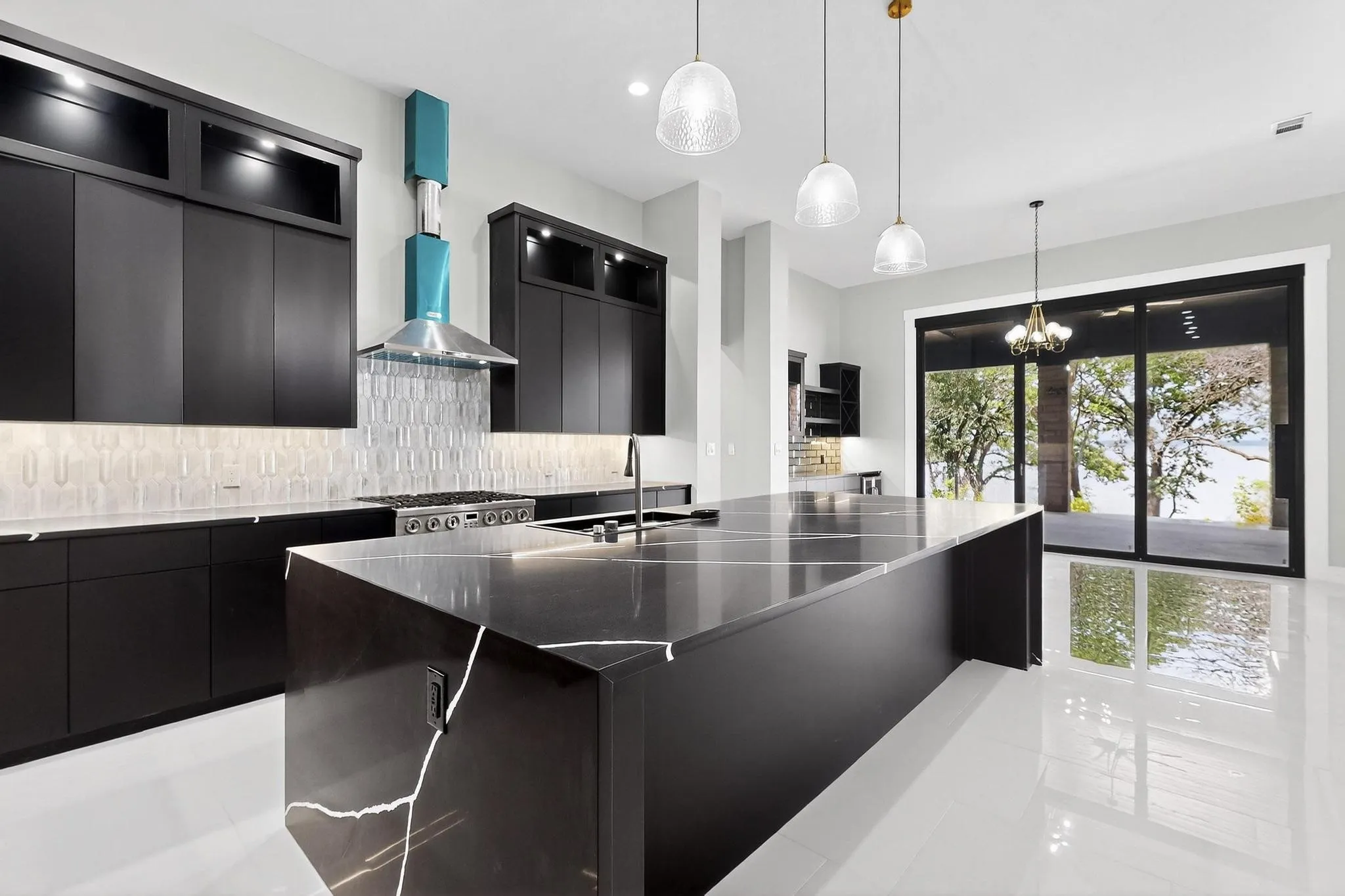 Single Family Residence For Sale in Kaufman County , 8743 Southern Shore Court, Kemp, Texas 75143, 5 Bedroom, 6 Bathroom, 4 Garage spaces, 4,700 Sqft, built in 2024, mls#21169028, Real Estate Agent in Kemp, Homes For Sale in Kaufman county, Homes For Sale in Kemp, Realtor in Kemp Texas, Real Estate Brokerage Independent Realty Texas, Luminita Cordes Realtor