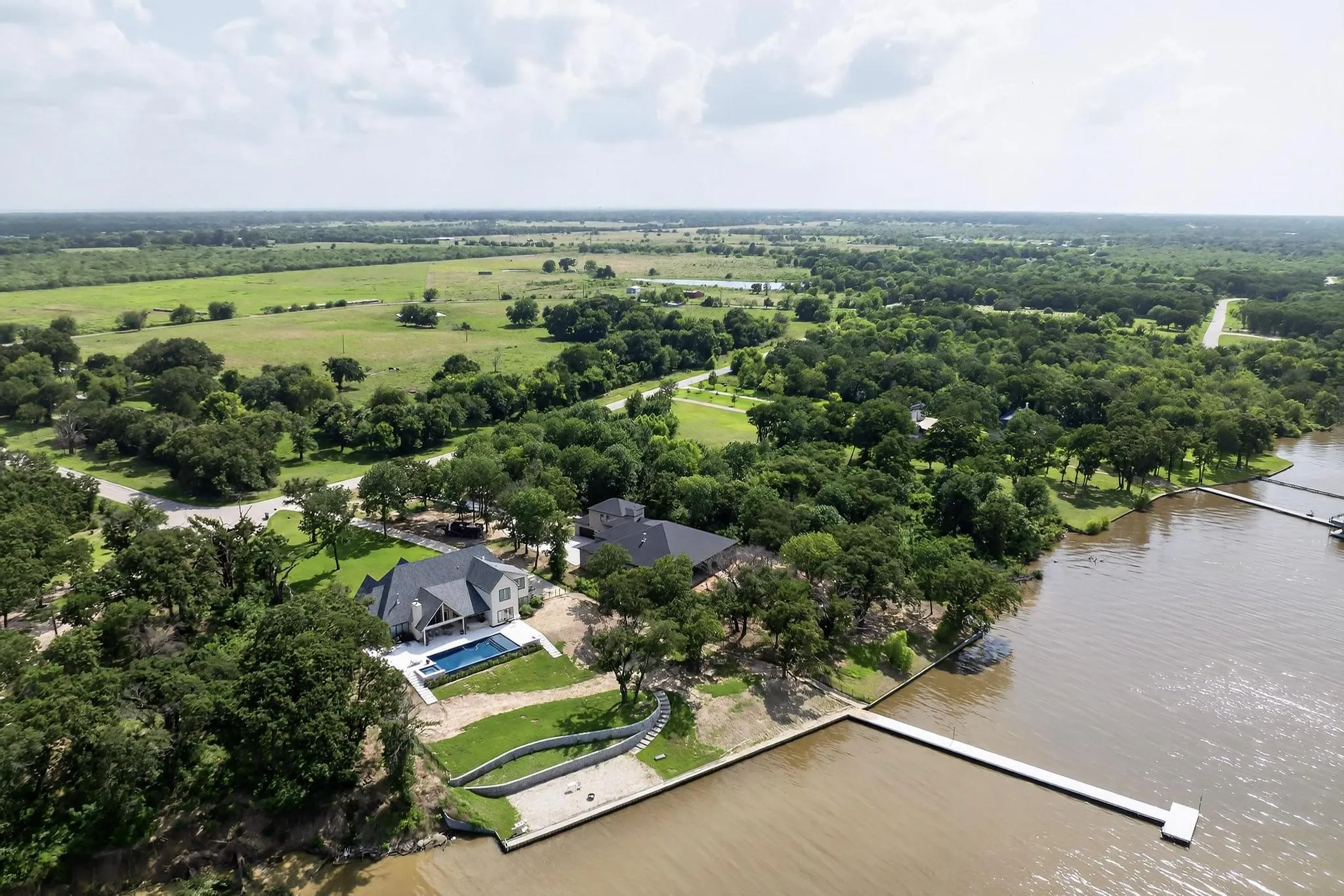 Single Family Residence For Sale in Kaufman County , 8743 Southern Shore Court, Kemp, Texas 75143, 5 Bedroom, 6 Bathroom, 4 Garage spaces, 4,700 Sqft, built in 2024, mls#21169028, Real Estate Agent in Kemp, Homes For Sale in Kaufman county, Homes For Sale in Kemp, Realtor in Kemp Texas, Real Estate Brokerage Independent Realty Texas, Luminita Cordes Realtor