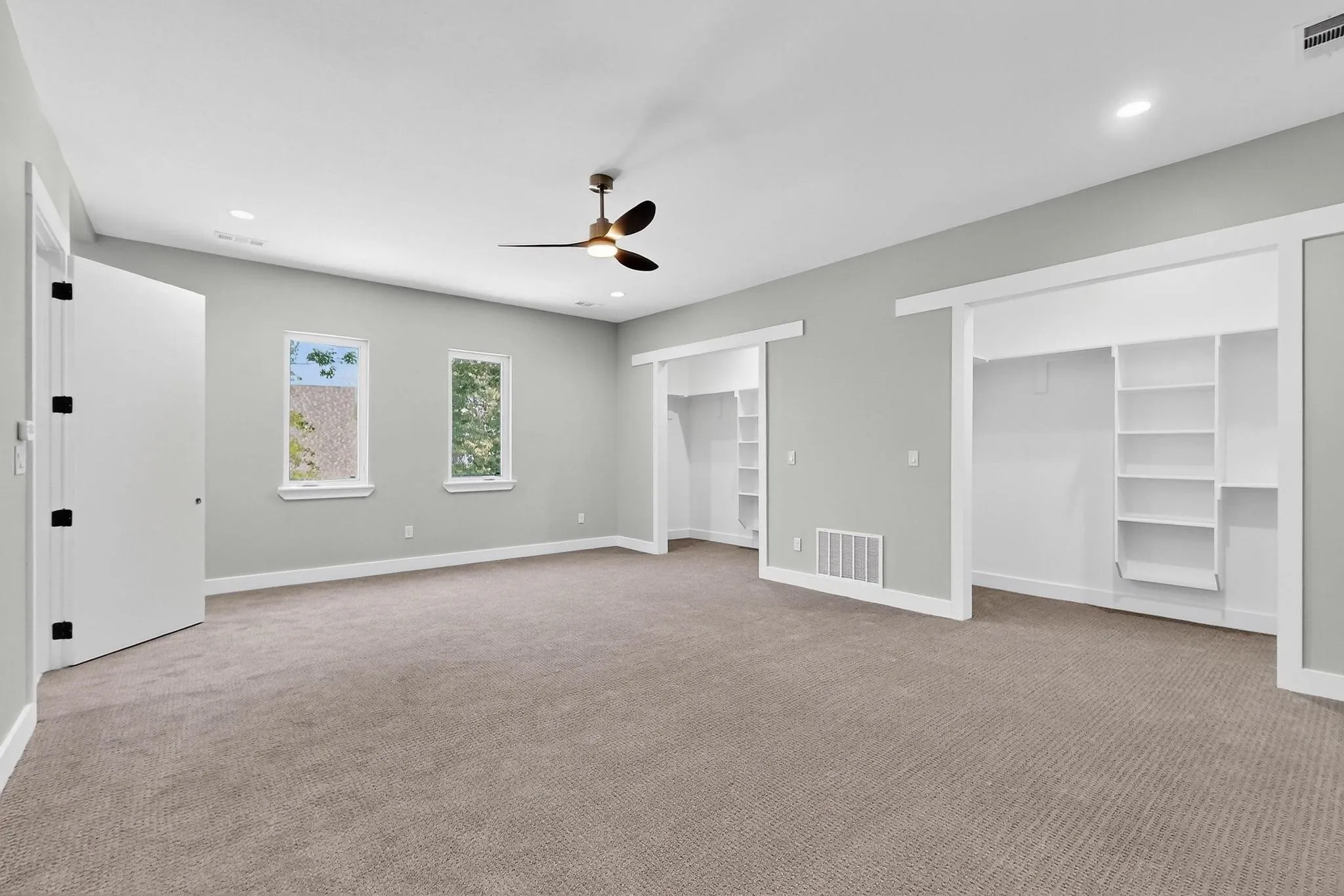 Single Family Residence For Sale in Kaufman County , 8743 Southern Shore Court, Kemp, Texas 75143, 5 Bedroom, 6 Bathroom, 4 Garage spaces, 4,700 Sqft, built in 2024, mls#21169028, Real Estate Agent in Kemp, Homes For Sale in Kaufman county, Homes For Sale in Kemp, Realtor in Kemp Texas, Real Estate Brokerage Independent Realty Texas, Luminita Cordes Realtor