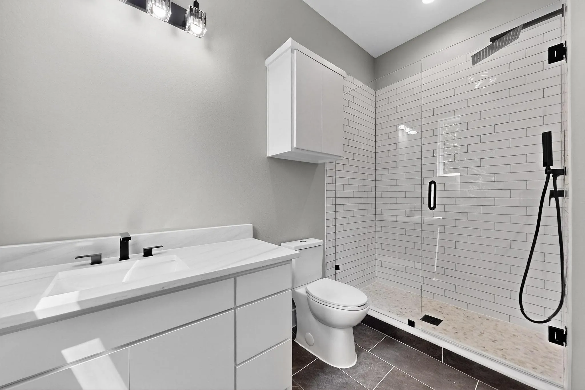 Single Family Residence For Sale in Kaufman County , 8743 Southern Shore Court, Kemp, Texas 75143, 5 Bedroom, 6 Bathroom, 4 Garage spaces, 4,700 Sqft, built in 2024, mls#21169028, Real Estate Agent in Kemp, Homes For Sale in Kaufman county, Homes For Sale in Kemp, Realtor in Kemp Texas, Real Estate Brokerage Independent Realty Texas, Luminita Cordes Realtor