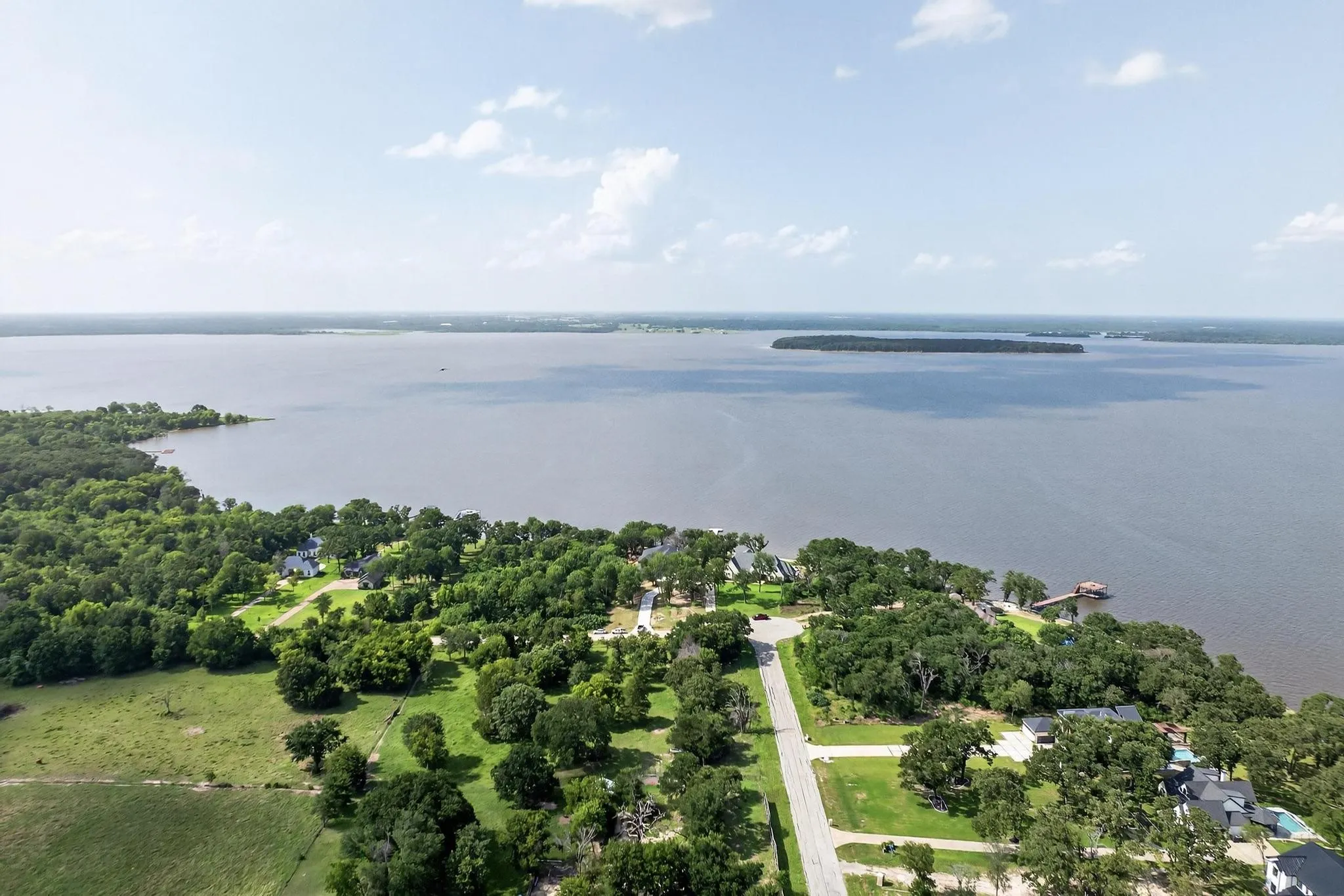 Single Family Residence For Sale in Kaufman County , 8743 Southern Shore Court, Kemp, Texas 75143, 5 Bedroom, 6 Bathroom, 4 Garage spaces, 4,700 Sqft, built in 2024, mls#21169028, Real Estate Agent in Kemp, Homes For Sale in Kaufman county, Homes For Sale in Kemp, Realtor in Kemp Texas, Real Estate Brokerage Independent Realty Texas, Luminita Cordes Realtor