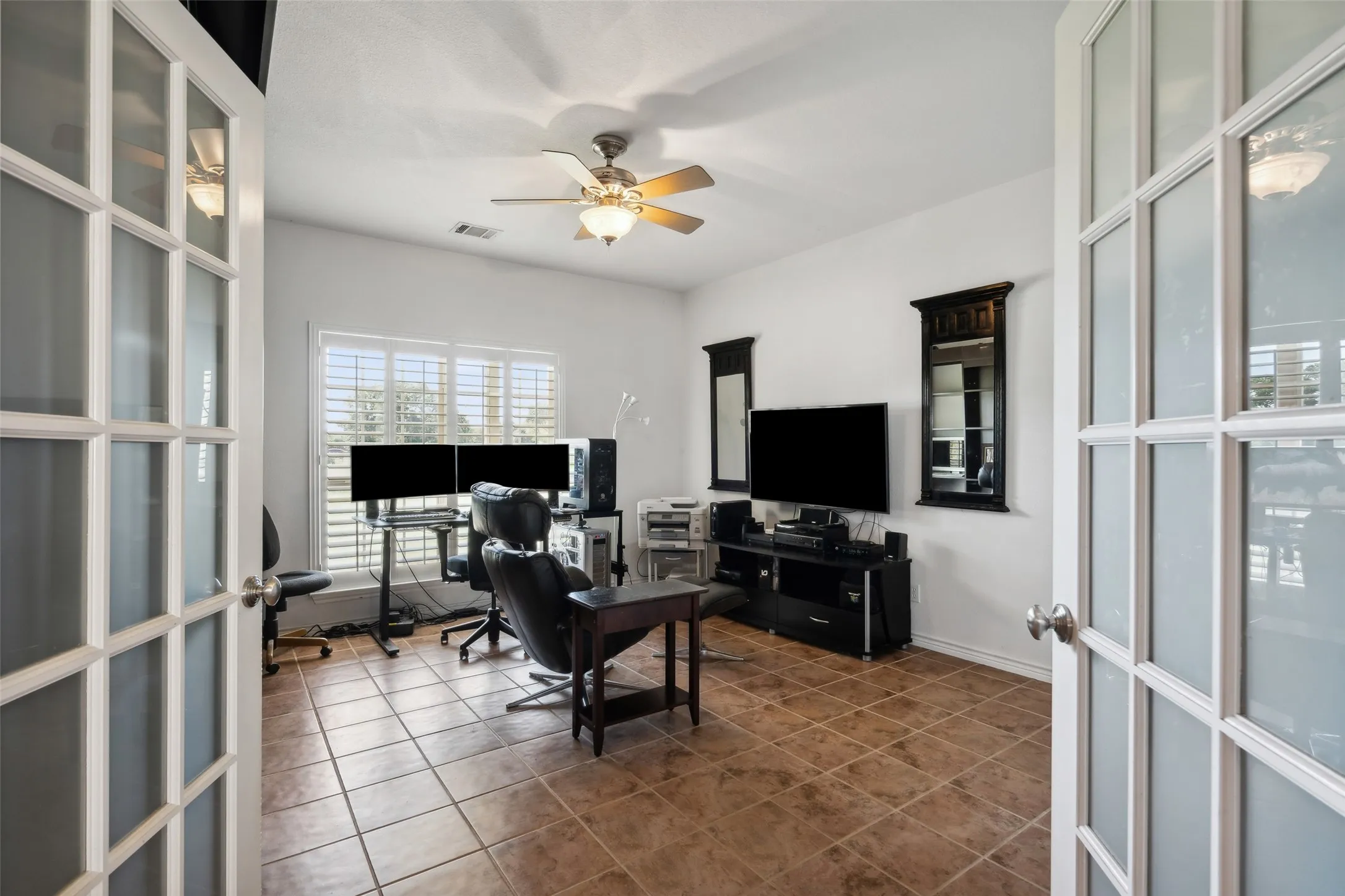 This office is also a 3rd bedroom with closet and built-in Murphy bed