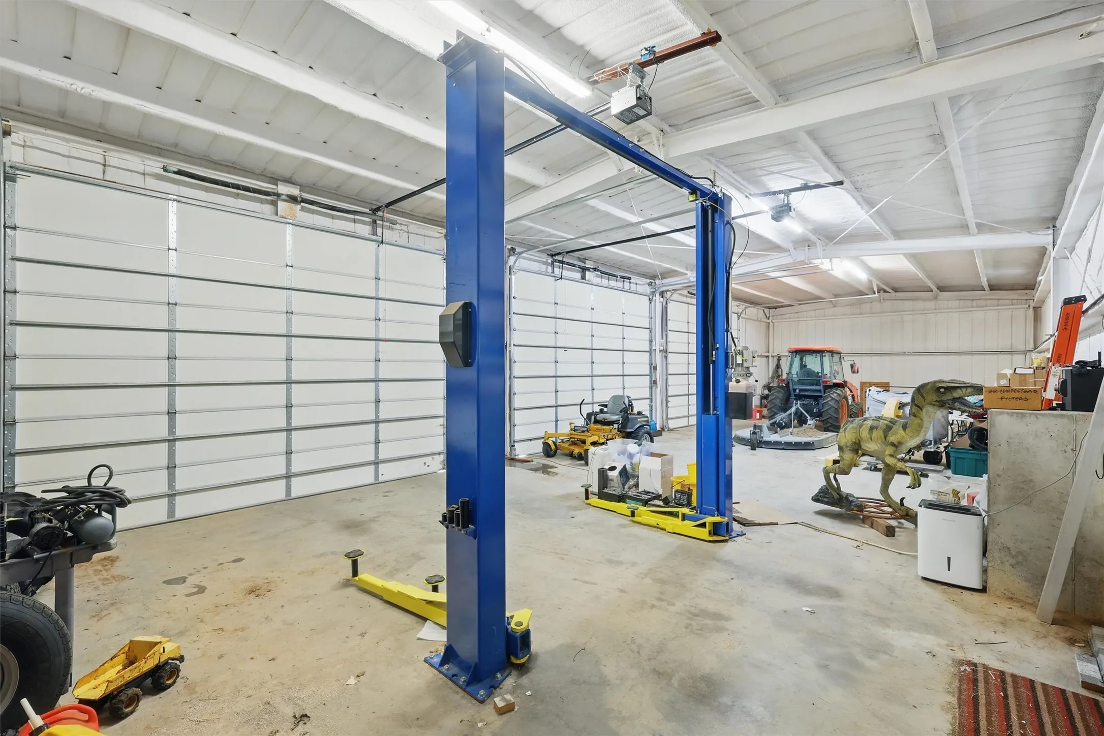 Interior of the 70x26 shop with 200 amp service