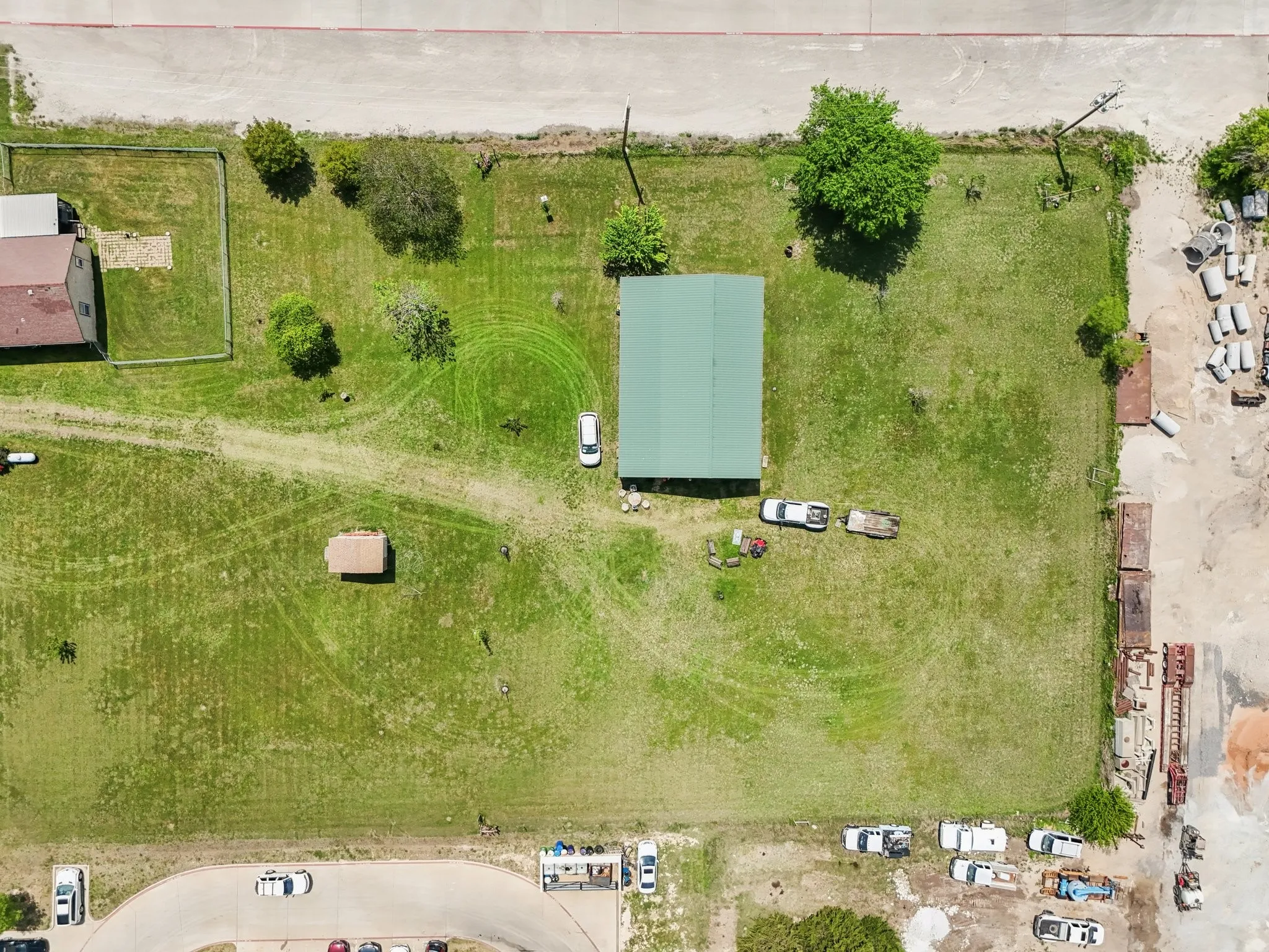 Single Family Residence For Sale in Collin County , 2011 Miller Road, Melissa, Texas 75454, 2 Bedrooms, 1 Bathroom, 3 Garage spaces, 1,155 Sqft, built in 1965, Preowned, Price $1,125,000, mls#21169211, Real Estate Agent in Melissa, Homes For Sale in Collin county, Homes For Sale in Melissa, Realtor in Melissa Texas, Real Estate Brokerage Independent Realty Texas, Luminita Cordes Realtor
