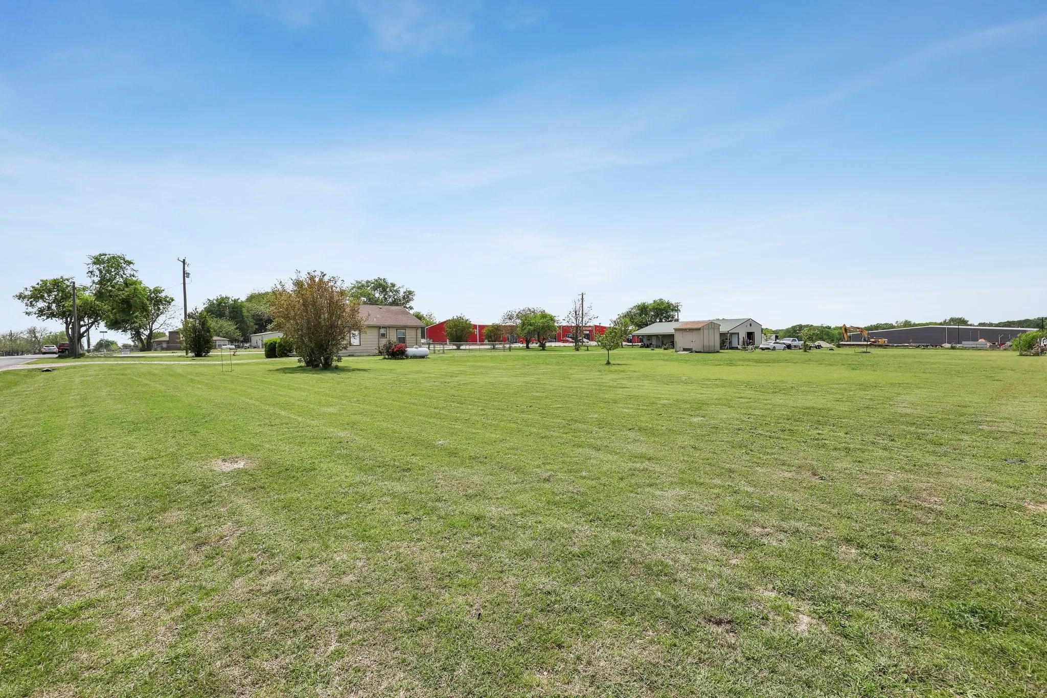 Single Family Residence For Sale in Collin County , 2011 Miller Road, Melissa, Texas 75454, 2 Bedrooms, 1 Bathroom, 3 Garage spaces, 1,155 Sqft, built in 1965, Preowned, Price $1,125,000, mls#21169211, Real Estate Agent in Melissa, Homes For Sale in Collin county, Homes For Sale in Melissa, Realtor in Melissa Texas, Real Estate Brokerage Independent Realty Texas, Luminita Cordes Realtor