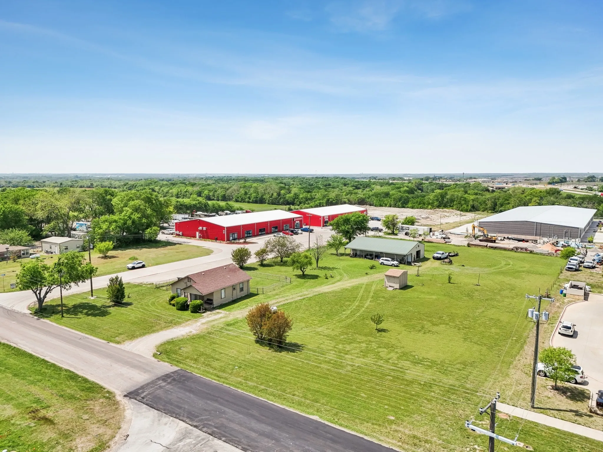 Single Family Residence For Sale in Collin County , 2011 Miller Road, Melissa, Texas 75454, 2 Bedrooms, 1 Bathroom, 3 Garage spaces, 1,155 Sqft, built in 1965, Preowned, Price $1,125,000, mls#21169211, Real Estate Agent in Melissa, Homes For Sale in Collin county, Homes For Sale in Melissa, Realtor in Melissa Texas, Real Estate Brokerage Independent Realty Texas, Luminita Cordes Realtor