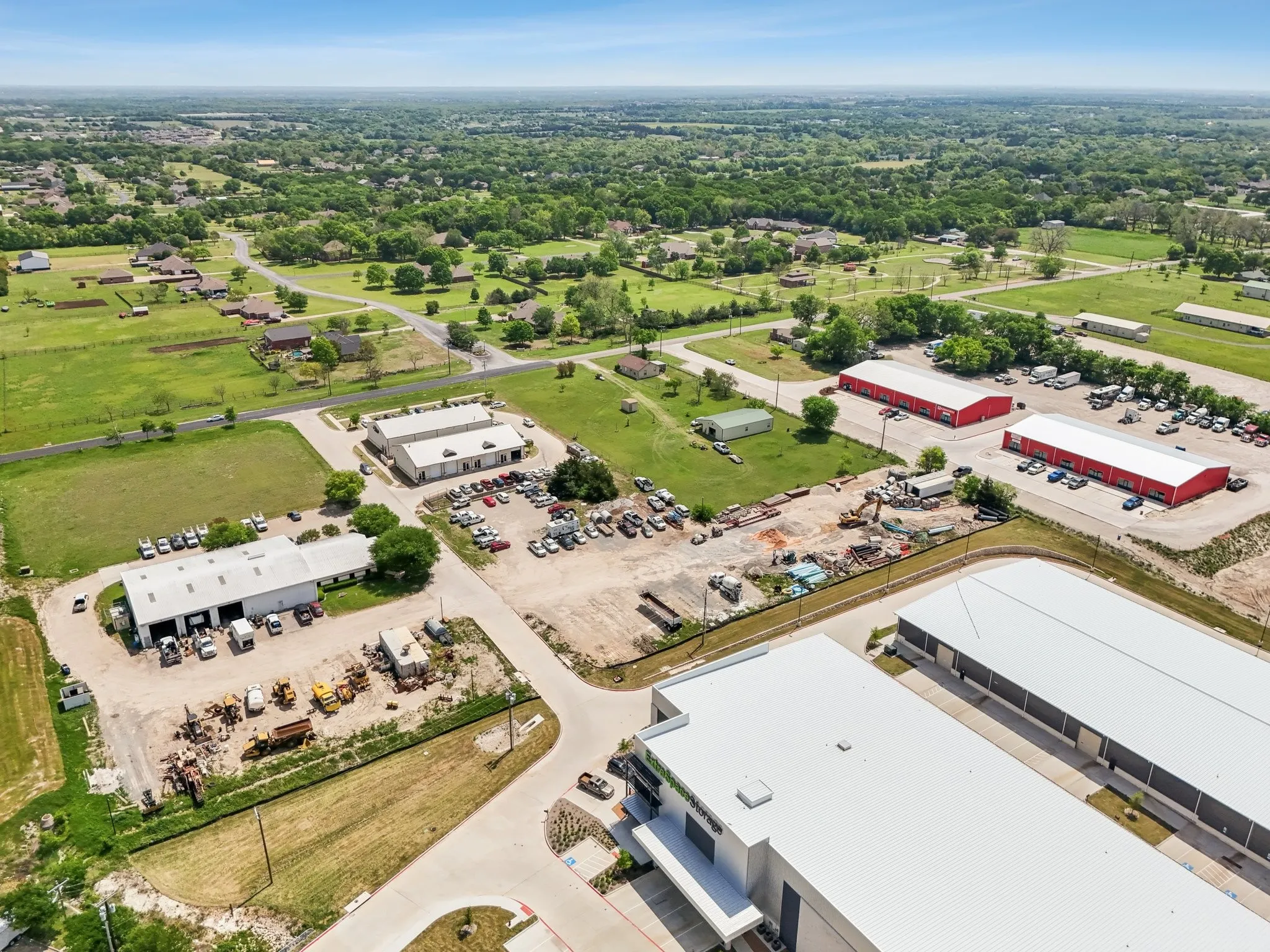 Single Family Residence For Sale in Collin County , 2011 Miller Road, Melissa, Texas 75454, 2 Bedrooms, 1 Bathroom, 3 Garage spaces, 1,155 Sqft, built in 1965, Preowned, Price $1,125,000, mls#21169211, Real Estate Agent in Melissa, Homes For Sale in Collin county, Homes For Sale in Melissa, Realtor in Melissa Texas, Real Estate Brokerage Independent Realty Texas, Luminita Cordes Realtor
