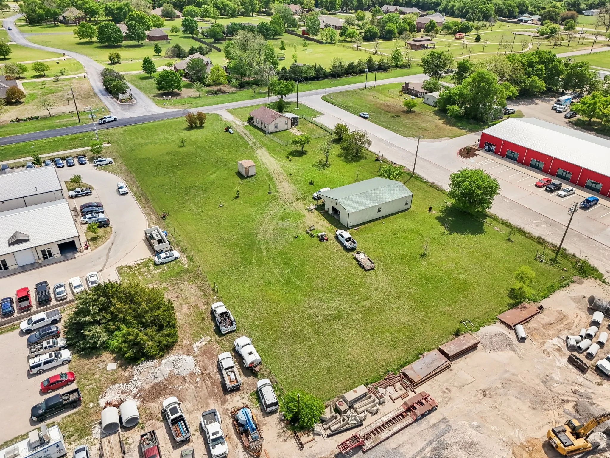 Single Family Residence For Sale in Collin County , 2011 Miller Road, Melissa, Texas 75454, 2 Bedrooms, 1 Bathroom, 3 Garage spaces, 1,155 Sqft, built in 1965, Preowned, Price $1,125,000, mls#21169211, Real Estate Agent in Melissa, Homes For Sale in Collin county, Homes For Sale in Melissa, Realtor in Melissa Texas, Real Estate Brokerage Independent Realty Texas, Luminita Cordes Realtor