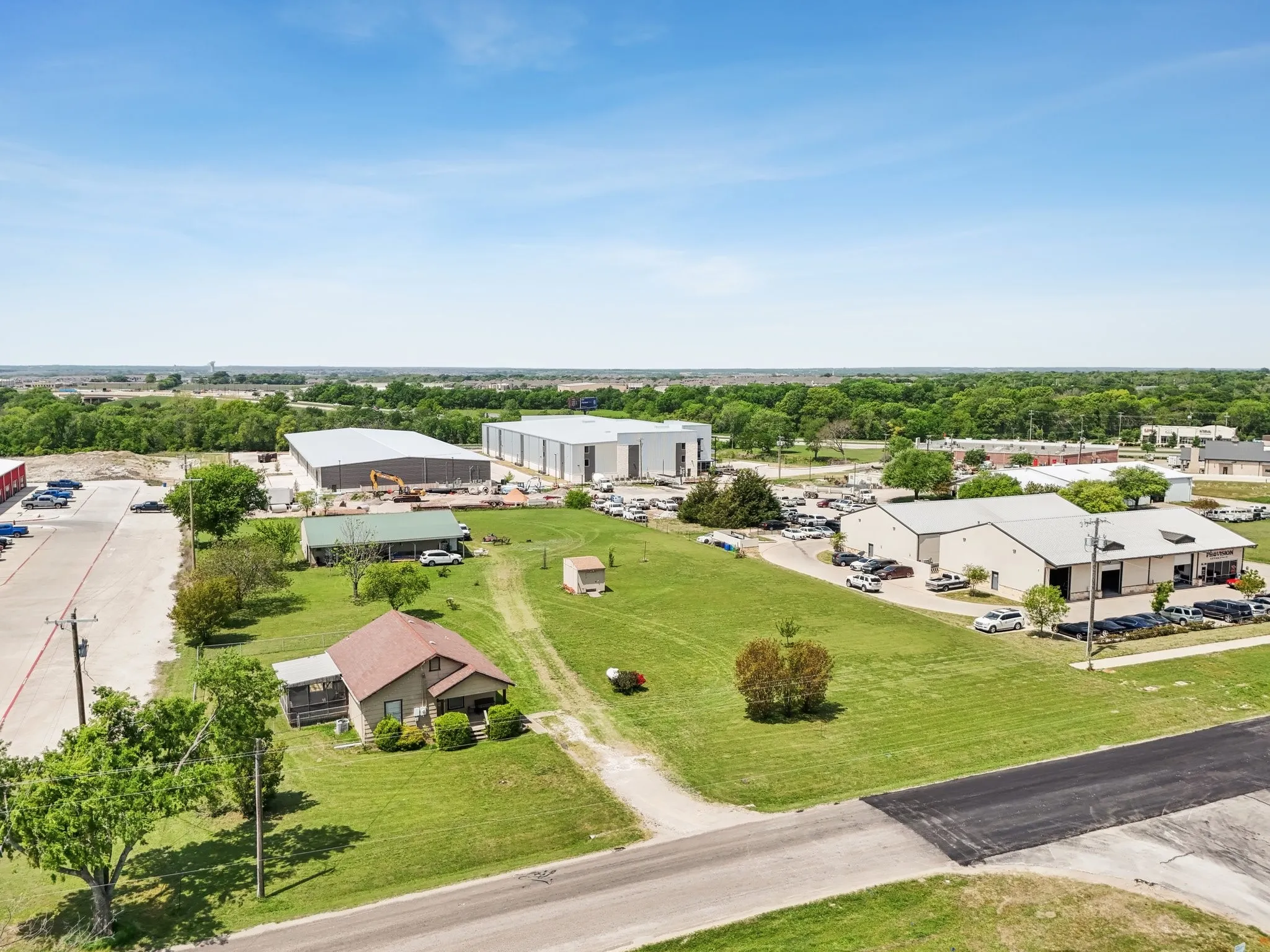 Single Family Residence For Sale in Collin County , 2011 Miller Road, Melissa, Texas 75454, 2 Bedrooms, 1 Bathroom, 3 Garage spaces, 1,155 Sqft, built in 1965, Preowned, Price $1,125,000, mls#21169211, Real Estate Agent in Melissa, Homes For Sale in Collin county, Homes For Sale in Melissa, Realtor in Melissa Texas, Real Estate Brokerage Independent Realty Texas, Luminita Cordes Realtor