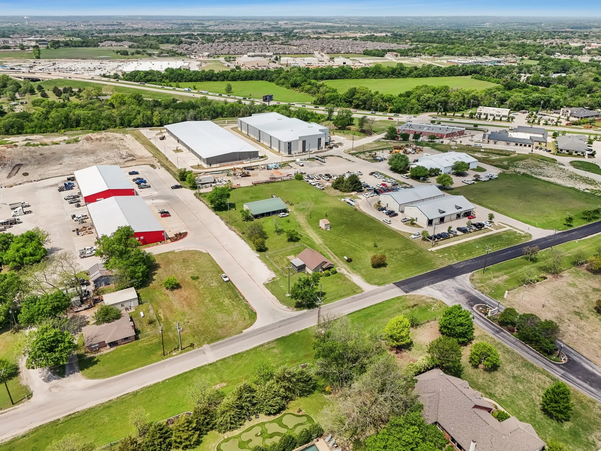Single Family Residence For Sale in Collin County , 2011 Miller Road, Melissa, Texas 75454, 2 Bedrooms, 1 Bathroom, 3 Garage spaces, 1,155 Sqft, built in 1965, Preowned, Price $1,125,000, mls#21169211, Real Estate Agent in Melissa, Homes For Sale in Collin county, Homes For Sale in Melissa, Realtor in Melissa Texas, Real Estate Brokerage Independent Realty Texas, Luminita Cordes Realtor