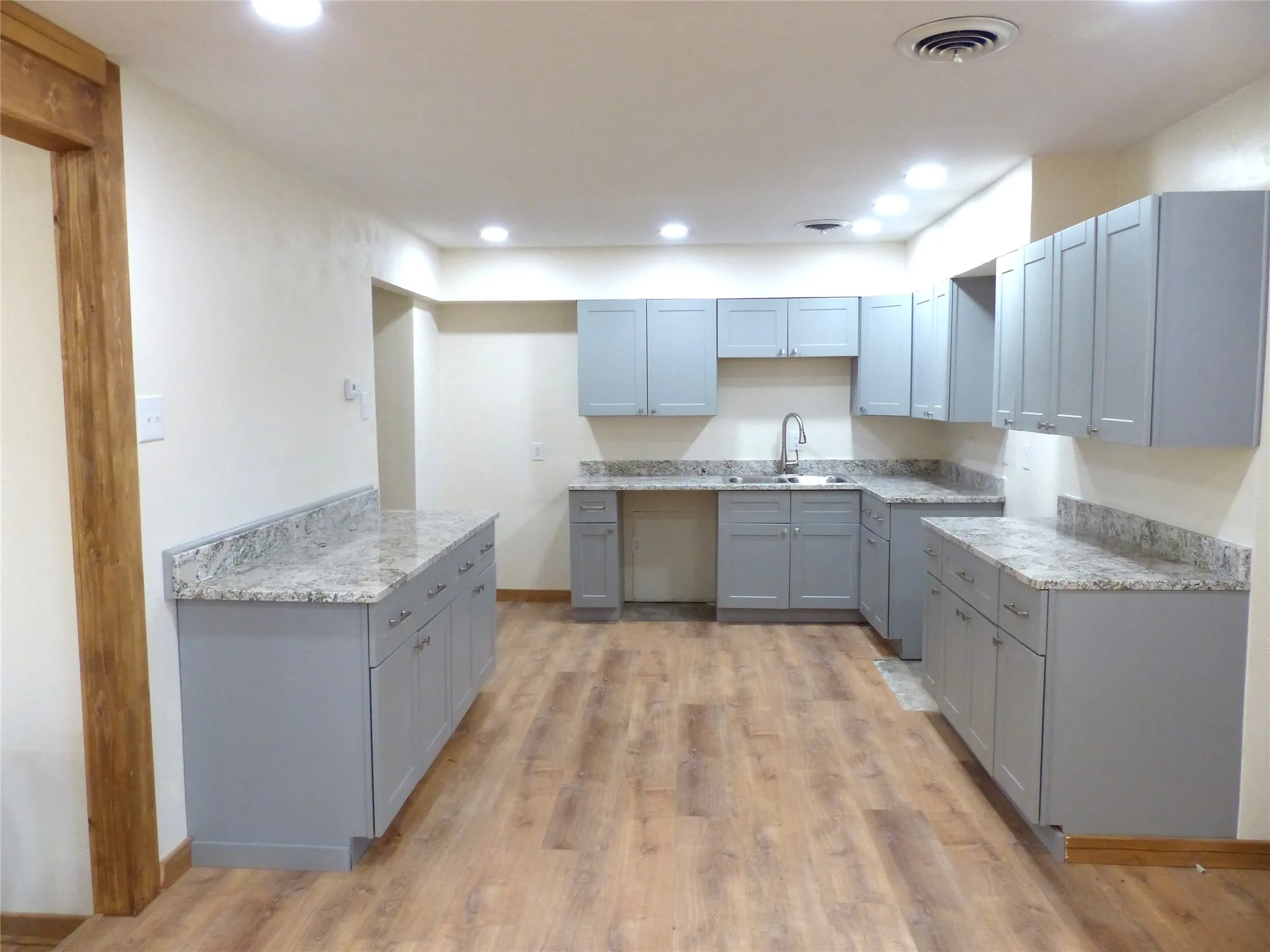 Single Family Residence For Sale in Mc Culloch County , 1922 S Pine, Brady, Texas 76825, 3 Bedroom, 2 Bathroom, Garage spaces, 1,776 Sqft, built in 1965, Price $245,000, mls#21169233, Real Estate Agent in Brady, Homes For Sale in Mc Culloch county, Homes For Sale in Brady, Realtor in Brady Texas, Real Estate Brokerage Independent Realty Texas, Luminita Cordes Realtor
