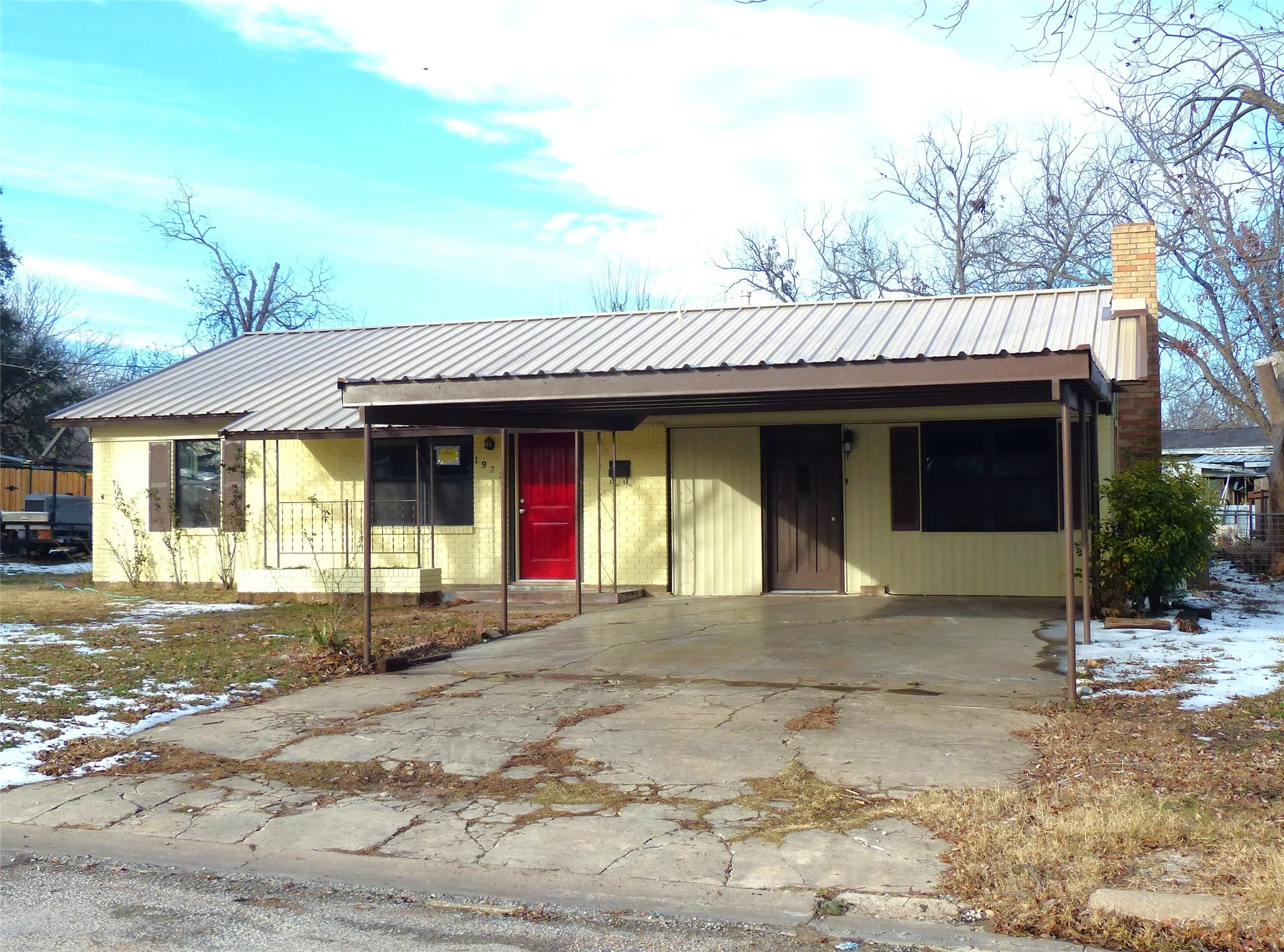 Single Family Residence For Sale in Mc Culloch County , 1922 S Pine, Brady, Texas 76825, 3 Bedroom, 2 Bathroom, Garage spaces, 1,776 Sqft, built in 1965, Price $245,000, mls#21169233, Real Estate Agent in Brady, Homes For Sale in Mc Culloch county, Homes For Sale in Brady, Realtor in Brady Texas, Real Estate Brokerage Independent Realty Texas, Luminita Cordes Realtor