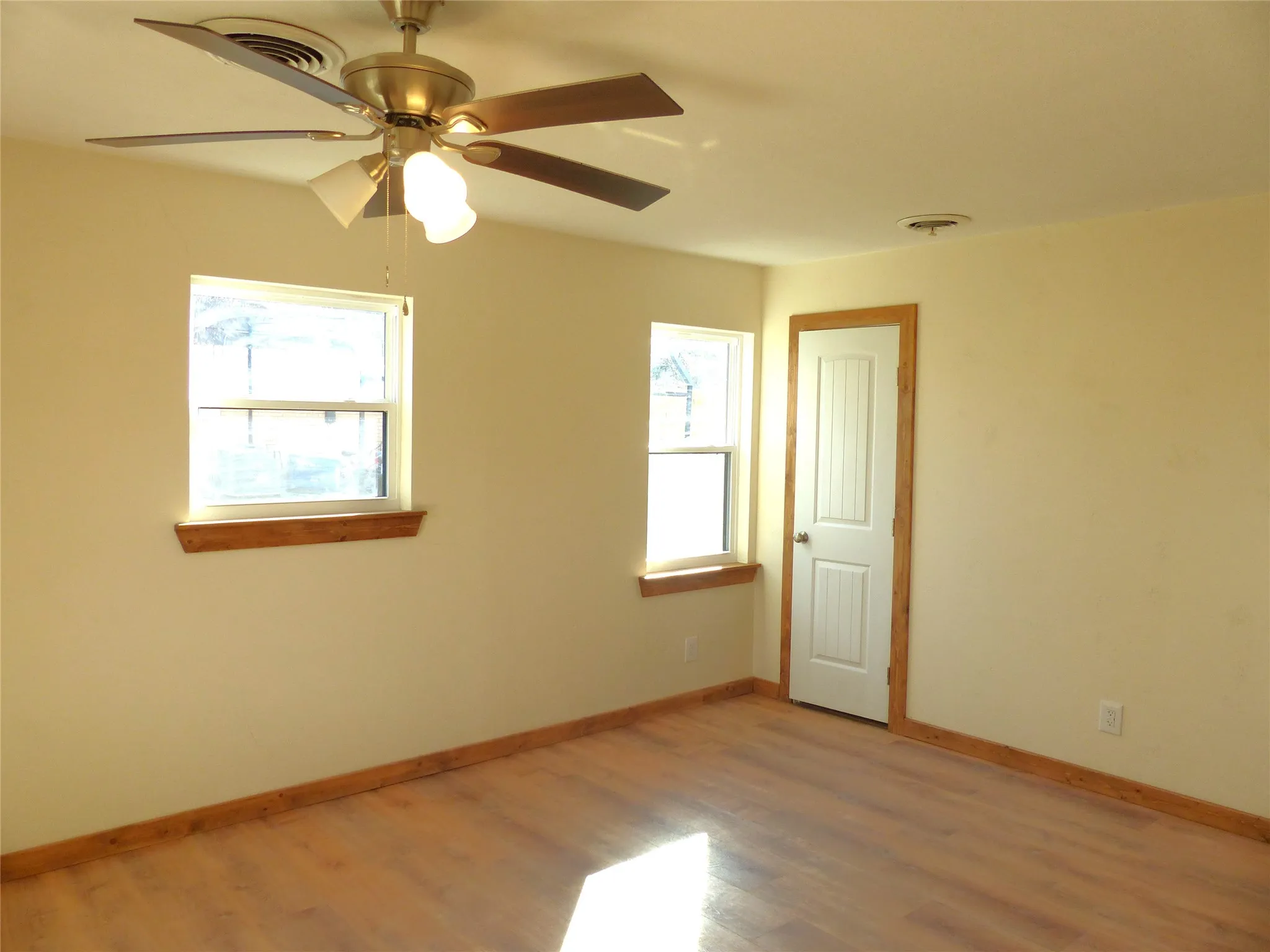 Single Family Residence For Sale in Mc Culloch County , 1922 S Pine, Brady, Texas 76825, 3 Bedroom, 2 Bathroom, Garage spaces, 1,776 Sqft, built in 1965, Price $245,000, mls#21169233, Real Estate Agent in Brady, Homes For Sale in Mc Culloch county, Homes For Sale in Brady, Realtor in Brady Texas, Real Estate Brokerage Independent Realty Texas, Luminita Cordes Realtor