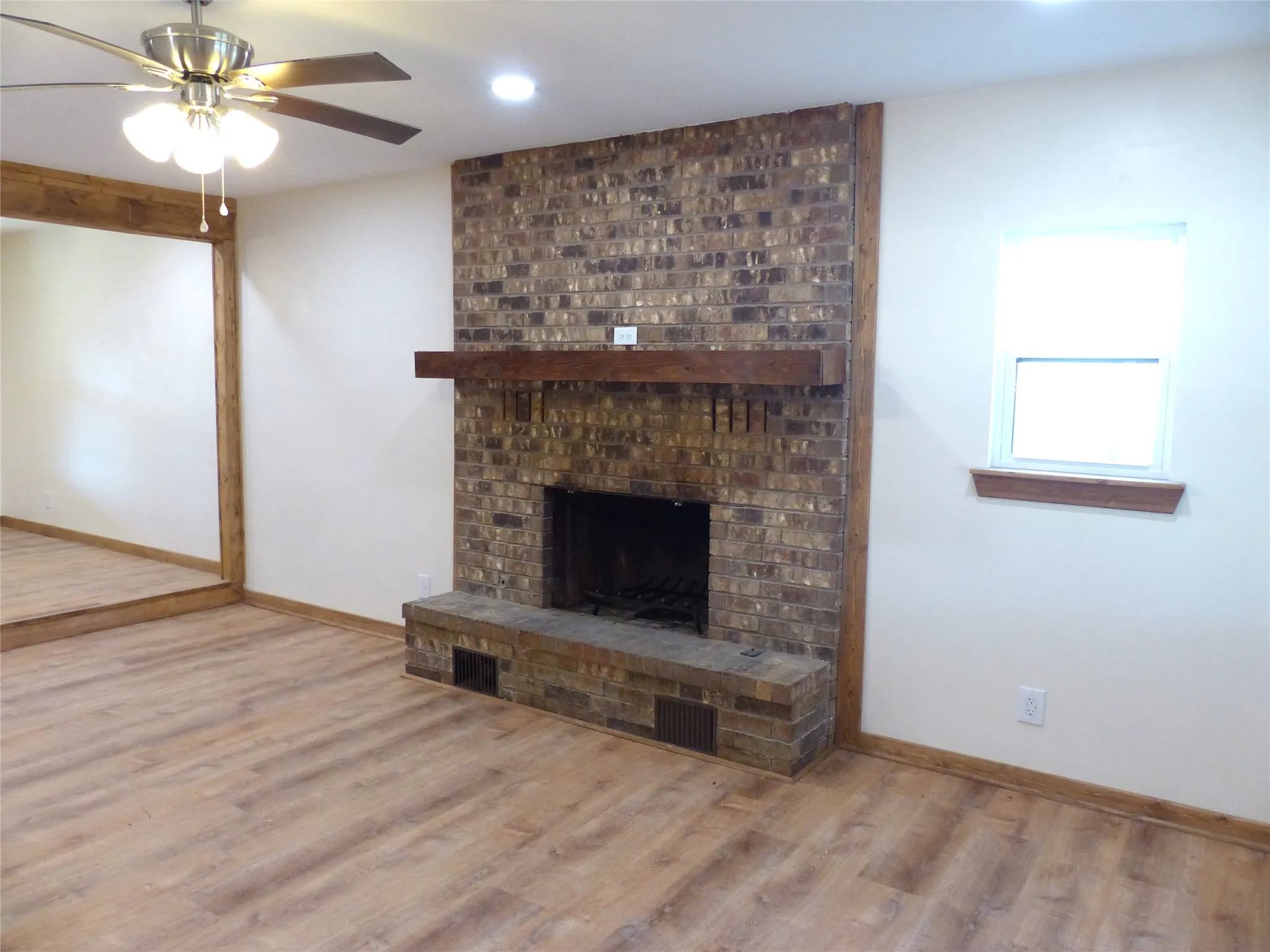Single Family Residence For Sale in Mc Culloch County , 1922 S Pine, Brady, Texas 76825, 3 Bedroom, 2 Bathroom, Garage spaces, 1,776 Sqft, built in 1965, Price $245,000, mls#21169233, Real Estate Agent in Brady, Homes For Sale in Mc Culloch county, Homes For Sale in Brady, Realtor in Brady Texas, Real Estate Brokerage Independent Realty Texas, Luminita Cordes Realtor