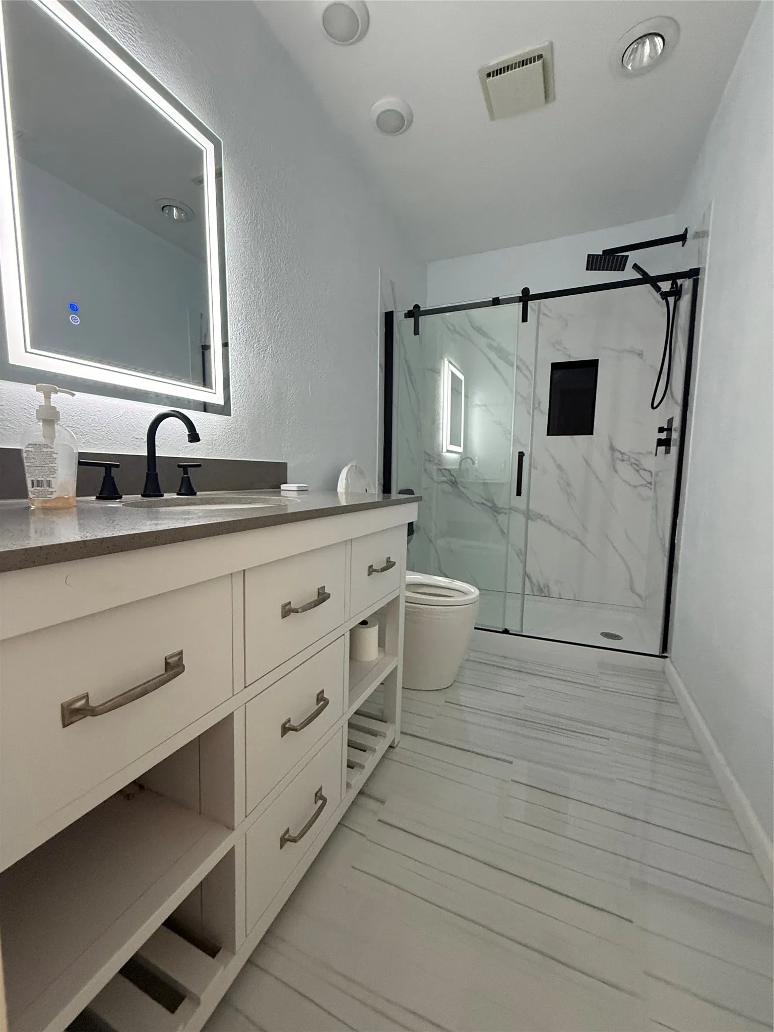 Single Family Residence For Sale in Collin County , 3940 Hatherly Drive, Plano, Texas 75023, 3 Bedrooms, 2 Bathrooms, 2 Garage spaces, 2,130 Sqft, built in 1981, Price $535,000, mls#21169245, Real Estate Agent in Plano, Homes For Sale in Collin county, Homes For Sale in Plano, Realtor in Plano Texas, Real Estate Brokerage Independent Realty Texas, Luminita Cordes Realtor