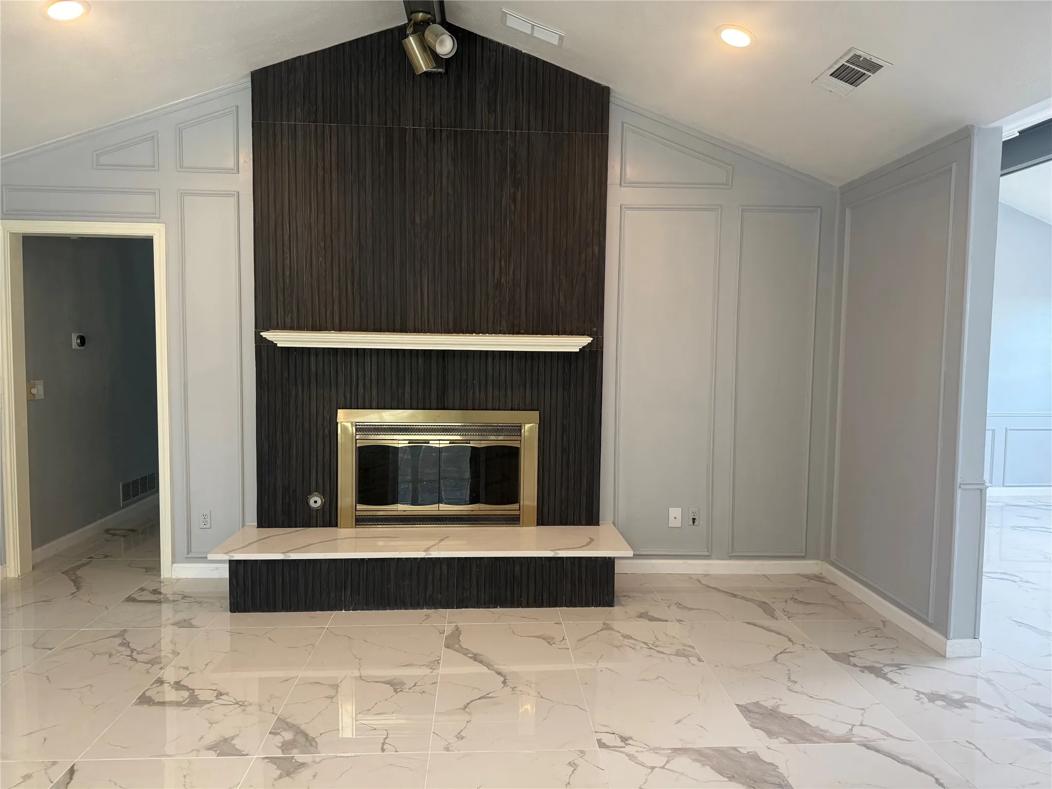 Single Family Residence For Sale in Collin County , 3940 Hatherly Drive, Plano, Texas 75023, 3 Bedrooms, 2 Bathrooms, 2 Garage spaces, 2,130 Sqft, built in 1981, Price $535,000, mls#21169245, Real Estate Agent in Plano, Homes For Sale in Collin county, Homes For Sale in Plano, Realtor in Plano Texas, Real Estate Brokerage Independent Realty Texas, Luminita Cordes Realtor