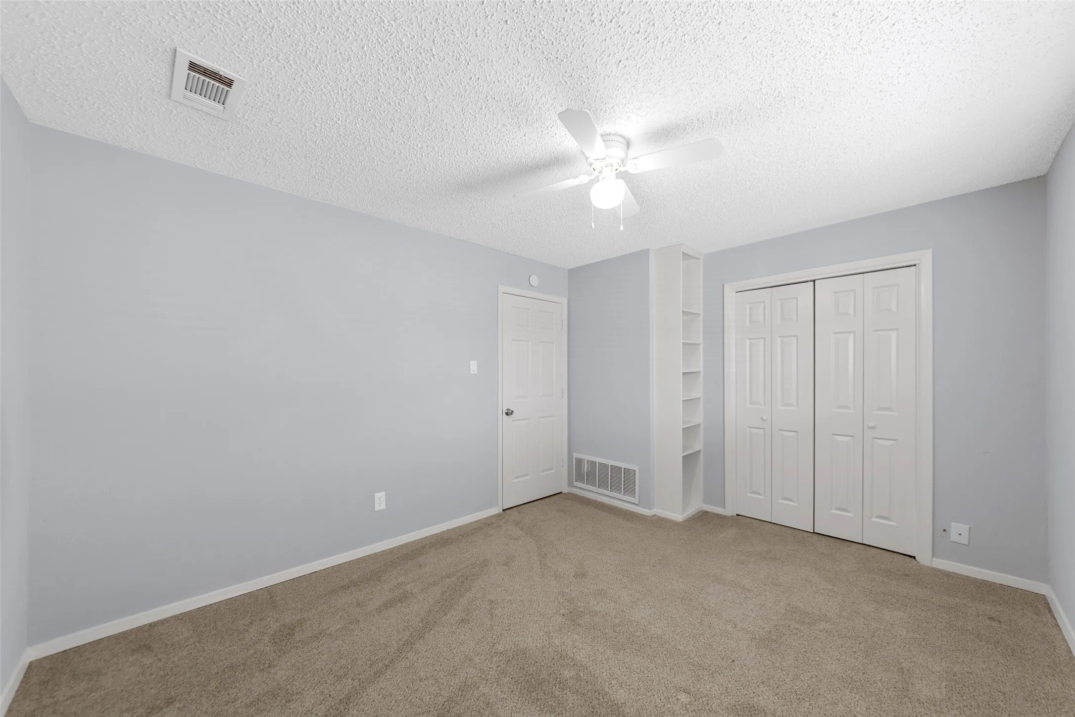 Single Family Residence For Sale in Dallas County , 2827 Cross Timbers Drive, Irving, Texas 75060, 4 Bedroom, 2 Bathroom, 2 Garage spaces, 2,663 Sqft, built in 1978, Preowned, Price $429,900, mls#21169269, Real Estate Agent in Irving, Homes For Sale in Dallas county, Homes For Sale in Irving, Realtor in Irving Texas, Real Estate Brokerage Independent Realty Texas, Luminita Cordes Realtor