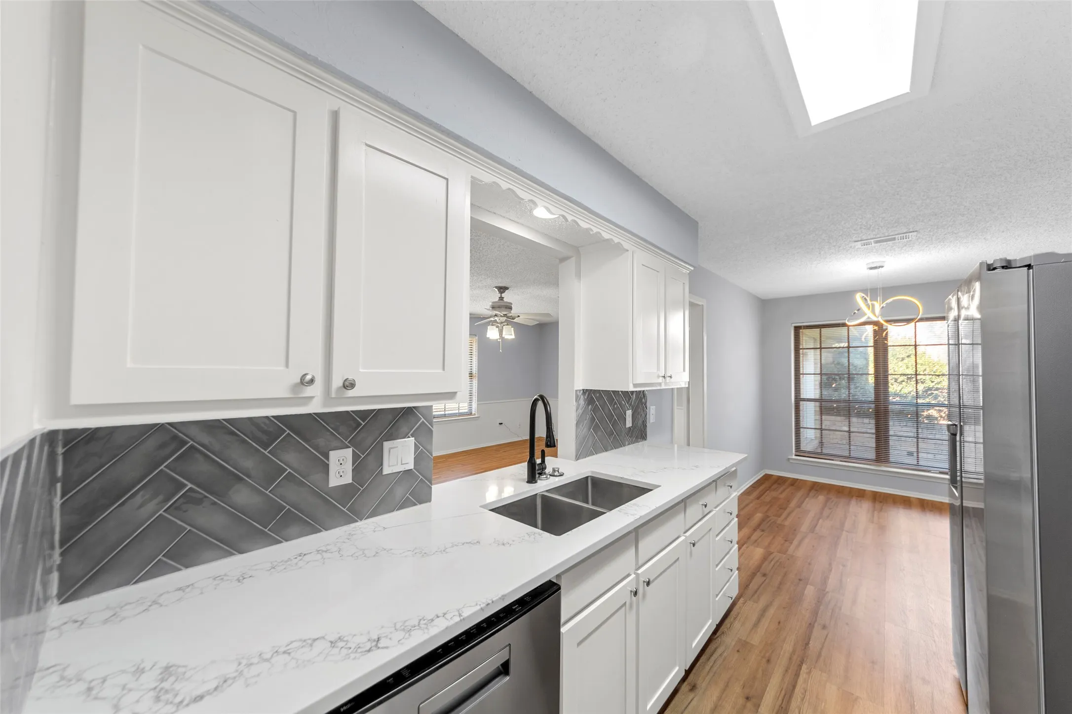 Single Family Residence For Sale in Dallas County , 2827 Cross Timbers Drive, Irving, Texas 75060, 4 Bedroom, 2 Bathroom, 2 Garage spaces, 2,663 Sqft, built in 1978, Preowned, Price $429,900, mls#21169269, Real Estate Agent in Irving, Homes For Sale in Dallas county, Homes For Sale in Irving, Realtor in Irving Texas, Real Estate Brokerage Independent Realty Texas, Luminita Cordes Realtor