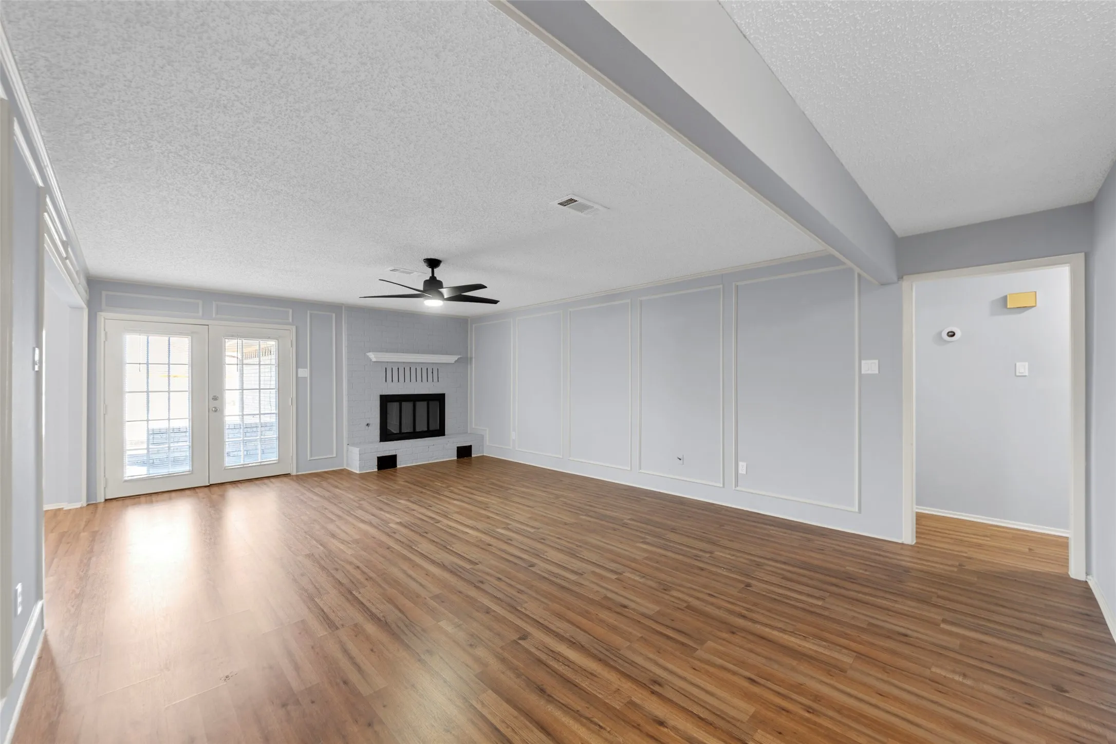 Single Family Residence For Sale in Dallas County , 2827 Cross Timbers Drive, Irving, Texas 75060, 4 Bedroom, 2 Bathroom, 2 Garage spaces, 2,663 Sqft, built in 1978, Preowned, Price $429,900, mls#21169269, Real Estate Agent in Irving, Homes For Sale in Dallas county, Homes For Sale in Irving, Realtor in Irving Texas, Real Estate Brokerage Independent Realty Texas, Luminita Cordes Realtor