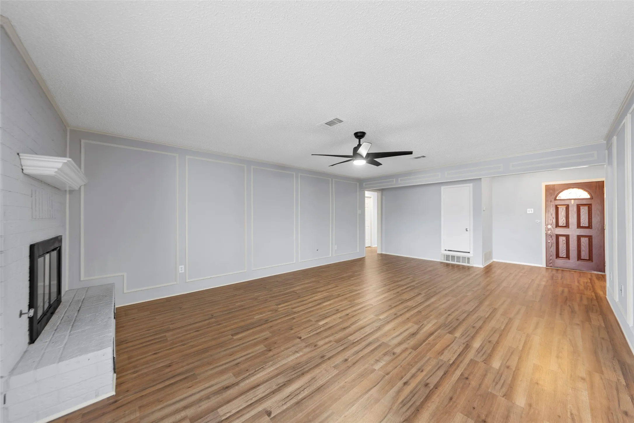 Single Family Residence For Sale in Dallas County , 2827 Cross Timbers Drive, Irving, Texas 75060, 4 Bedroom, 2 Bathroom, 2 Garage spaces, 2,663 Sqft, built in 1978, Preowned, Price $429,900, mls#21169269, Real Estate Agent in Irving, Homes For Sale in Dallas county, Homes For Sale in Irving, Realtor in Irving Texas, Real Estate Brokerage Independent Realty Texas, Luminita Cordes Realtor