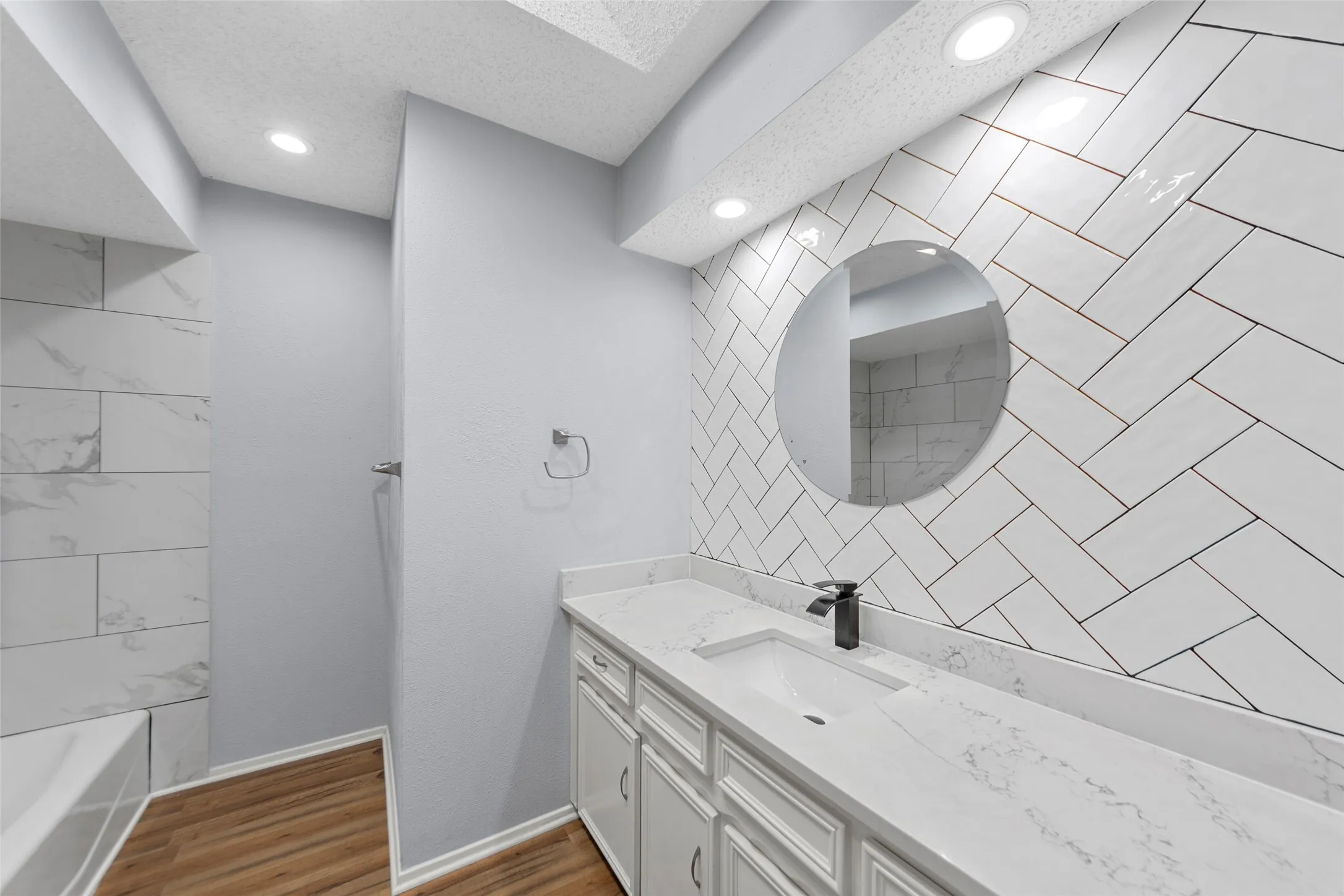 Single Family Residence For Sale in Dallas County , 2827 Cross Timbers Drive, Irving, Texas 75060, 4 Bedroom, 2 Bathroom, 2 Garage spaces, 2,663 Sqft, built in 1978, Preowned, Price $429,900, mls#21169269, Real Estate Agent in Irving, Homes For Sale in Dallas county, Homes For Sale in Irving, Realtor in Irving Texas, Real Estate Brokerage Independent Realty Texas, Luminita Cordes Realtor
