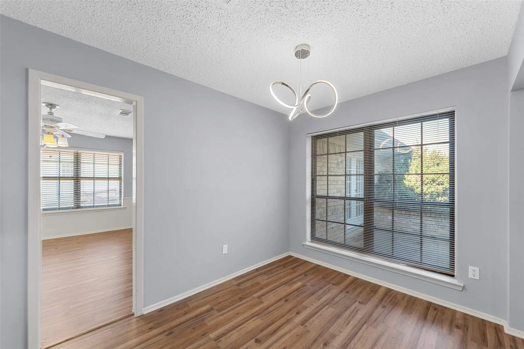 Single Family Residence For Sale in Dallas County , 2827 Cross Timbers Drive, Irving, Texas 75060, 4 Bedroom, 2 Bathroom, 2 Garage spaces, 2,663 Sqft, built in 1978, Preowned, Price $429,900, mls#21169269, Real Estate Agent in Irving, Homes For Sale in Dallas county, Homes For Sale in Irving, Realtor in Irving Texas, Real Estate Brokerage Independent Realty Texas, Luminita Cordes Realtor