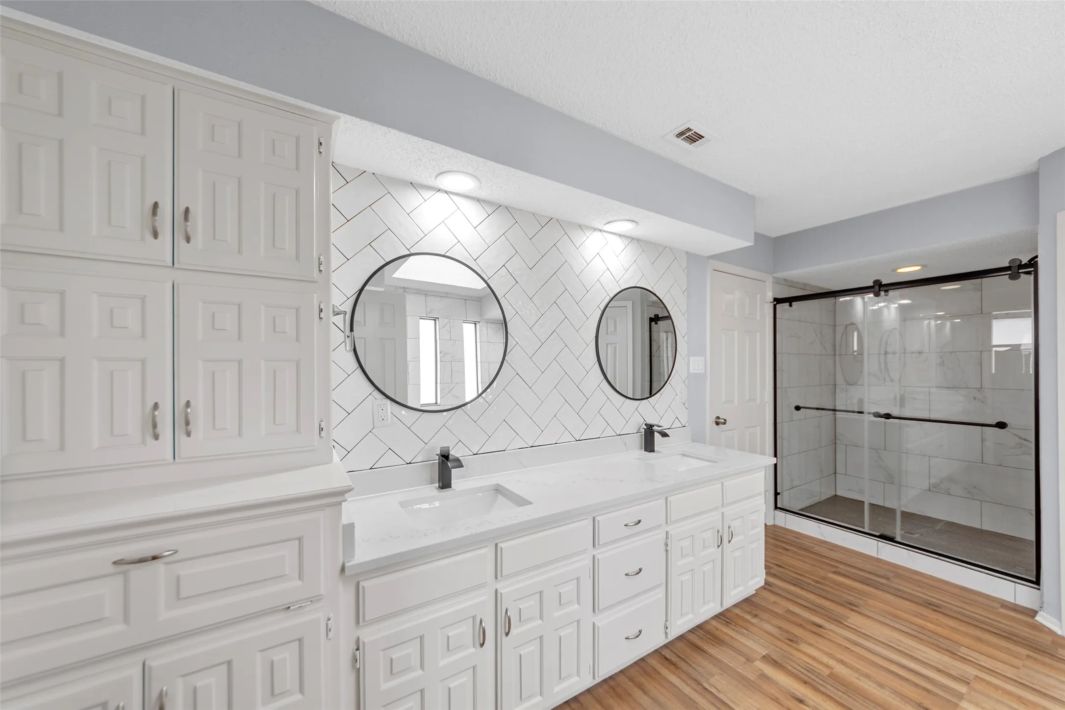 Single Family Residence For Sale in Dallas County , 2827 Cross Timbers Drive, Irving, Texas 75060, 4 Bedroom, 2 Bathroom, 2 Garage spaces, 2,663 Sqft, built in 1978, Preowned, Price $429,900, mls#21169269, Real Estate Agent in Irving, Homes For Sale in Dallas county, Homes For Sale in Irving, Realtor in Irving Texas, Real Estate Brokerage Independent Realty Texas, Luminita Cordes Realtor
