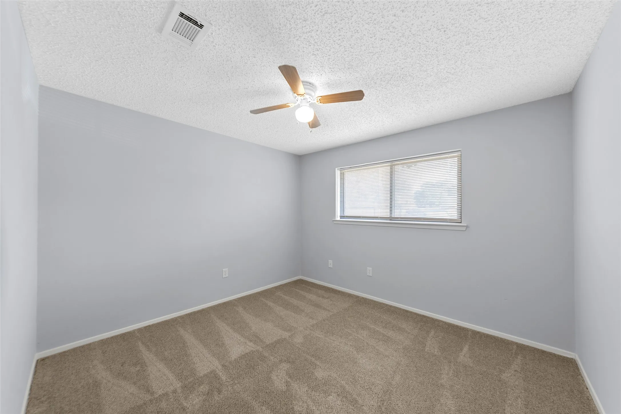 Single Family Residence For Sale in Dallas County , 2827 Cross Timbers Drive, Irving, Texas 75060, 4 Bedroom, 2 Bathroom, 2 Garage spaces, 2,663 Sqft, built in 1978, Preowned, Price $429,900, mls#21169269, Real Estate Agent in Irving, Homes For Sale in Dallas county, Homes For Sale in Irving, Realtor in Irving Texas, Real Estate Brokerage Independent Realty Texas, Luminita Cordes Realtor