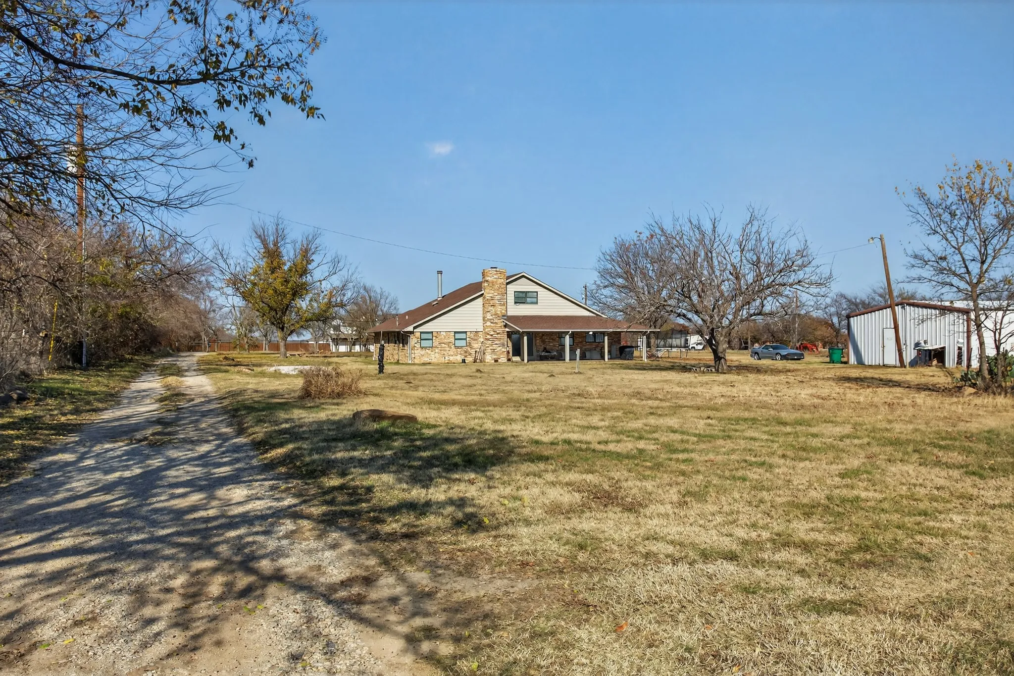 Single Family Residence For Sale in Denton County , 10569 Range Road, Justin, Texas 76247, 4 Bedroom, 3 Bathroom, Garage spaces, 2,444 Sqft, built in 1975, Preowned, mls#21134596, Real Estate Agent in Justin, Homes For Sale in Denton county, Homes For Sale in Justin, Realtor in Justin Texas, Real Estate Brokerage Independent Realty Texas, Luminita Cordes Realtor