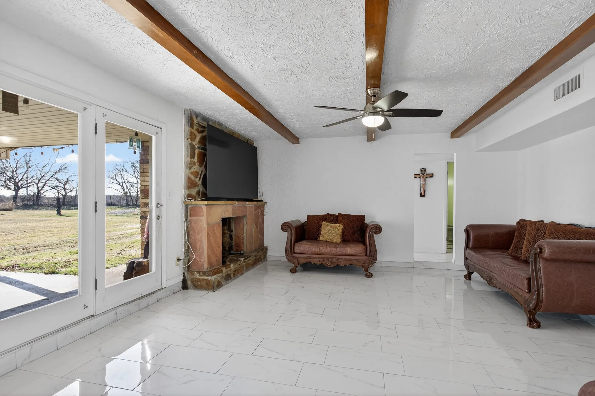 Single Family Residence For Sale in Denton County , 10569 Range Road, Justin, Texas 76247, 4 Bedroom, 3 Bathroom, Garage spaces, 2,444 Sqft, built in 1975, Preowned, mls#21134596, Real Estate Agent in Justin, Homes For Sale in Denton county, Homes For Sale in Justin, Realtor in Justin Texas, Real Estate Brokerage Independent Realty Texas, Luminita Cordes Realtor