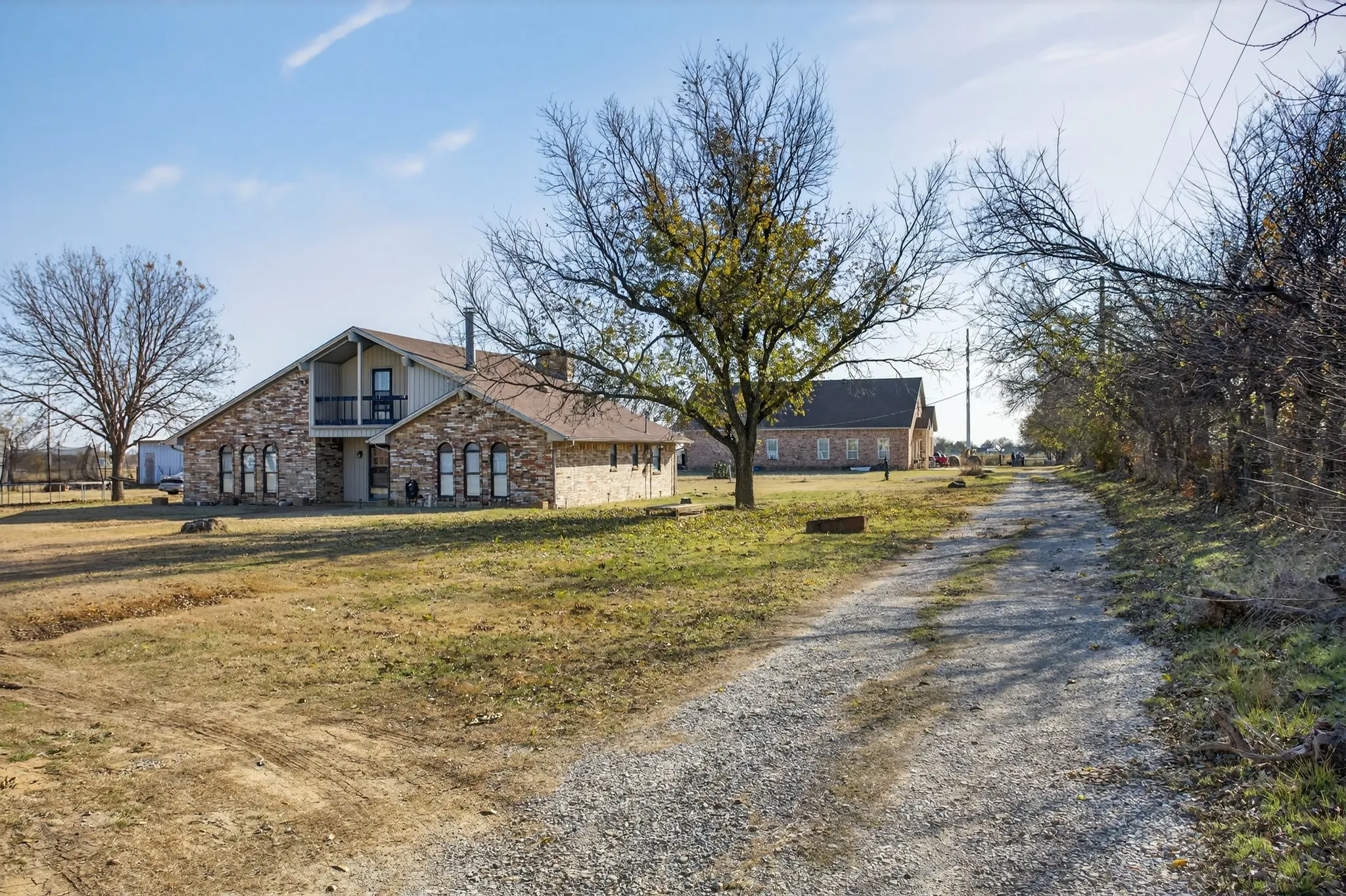 Single Family Residence For Sale in Denton County , 10569 Range Road, Justin, Texas 76247, 4 Bedroom, 3 Bathroom, Garage spaces, 2,444 Sqft, built in 1975, Preowned, mls#21134596, Real Estate Agent in Justin, Homes For Sale in Denton county, Homes For Sale in Justin, Realtor in Justin Texas, Real Estate Brokerage Independent Realty Texas, Luminita Cordes Realtor