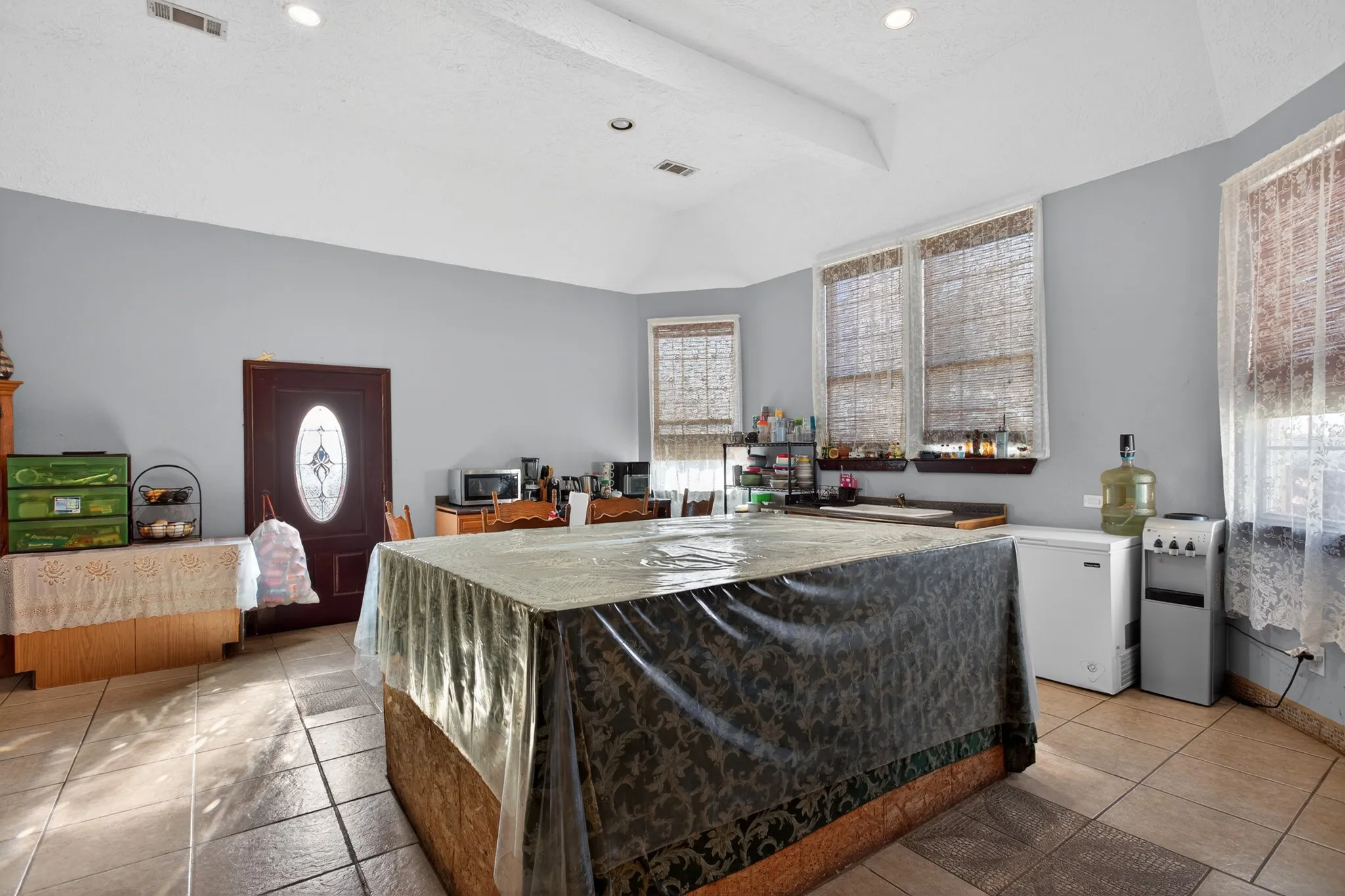 Single Family Residence For Sale in Denton County , 10569 Range Road, Justin, Texas 76247, 4 Bedroom, 3 Bathroom, Garage spaces, 2,444 Sqft, built in 1975, Preowned, mls#21134596, Real Estate Agent in Justin, Homes For Sale in Denton county, Homes For Sale in Justin, Realtor in Justin Texas, Real Estate Brokerage Independent Realty Texas, Luminita Cordes Realtor