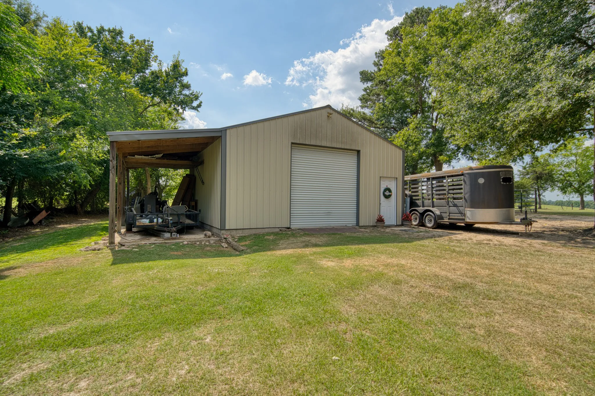 Insulated shop with electricity & lean-to for additional storage space