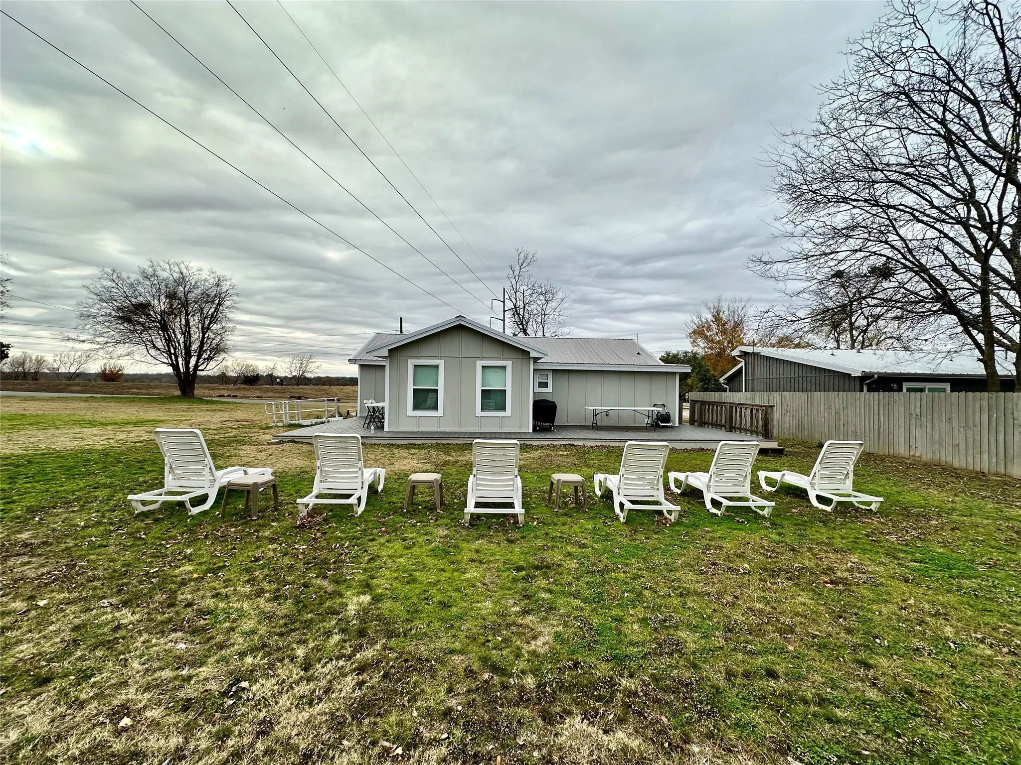 Single Family Residence For Sale in Hopkins County , 108 Reservoir Street, Sulphur Springs, Texas 75482, 3 Bedroom, 3 Bathroom, Garage spaces, 1,392 Sqft, built in 1952, mls#21169328, Real Estate Agent in Sulphur Springs, Homes For Sale in Hopkins county, Homes For Sale in Sulphur Springs, Realtor in Sulphur Springs Texas, Real Estate Brokerage Independent Realty Texas, Luminita Cordes Realtor
