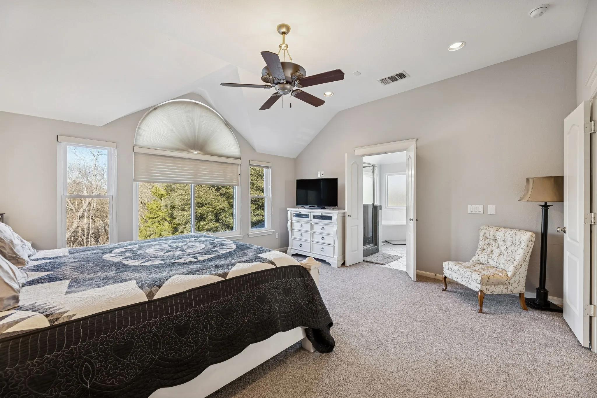 Single Family Residence For Sale in Collin County , 1924 Victoria Circle, Mc Kinney, Texas 75072, 5 Bedroom, 3 Bathroom, 2 Garage spaces, 2,808 Sqft, built in 2002, Preowned, mls#21168732, Real Estate Agent in Mc Kinney, Homes For Sale in Collin county, Homes For Sale in Mc Kinney, Realtor in Mc Kinney Texas, Real Estate Brokerage Independent Realty Texas, Luminita Cordes Realtor