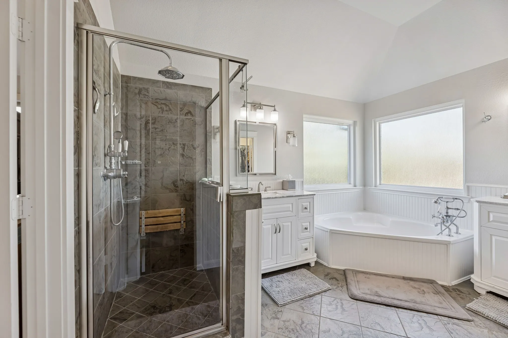 Single Family Residence For Sale in Collin County , 1924 Victoria Circle, Mc Kinney, Texas 75072, 5 Bedroom, 3 Bathroom, 2 Garage spaces, 2,808 Sqft, built in 2002, Preowned, mls#21168732, Real Estate Agent in Mc Kinney, Homes For Sale in Collin county, Homes For Sale in Mc Kinney, Realtor in Mc Kinney Texas, Real Estate Brokerage Independent Realty Texas, Luminita Cordes Realtor